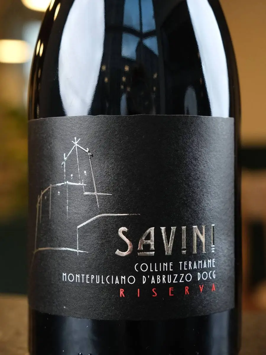 Вино Savini Montepulciano d'Abruzzo Colline Teramane Riserva купить в ресторане Остерия лучшая цена Вино Savini Montepulciano d'Abruzzo Colline Teramane Riserva / Савини Монтепульчано д'Абруццо Ризерва Коллине Терамане