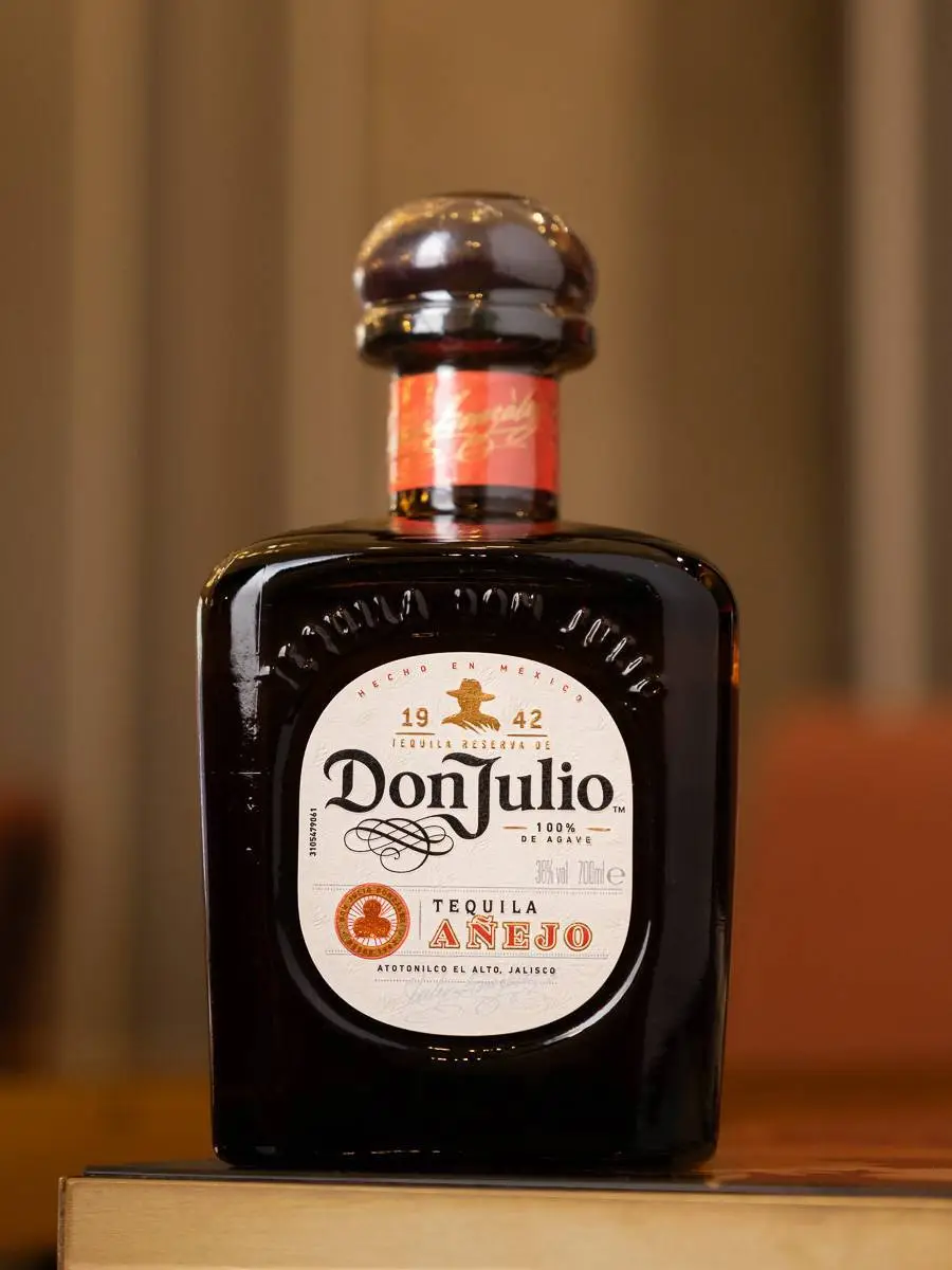 Купить текилу Don Julio 1942 700 ml в ресторане Остерия лучшая цена Текила Don Julio 1942 700 ml / Дон Хулио 1942 0.7 л
