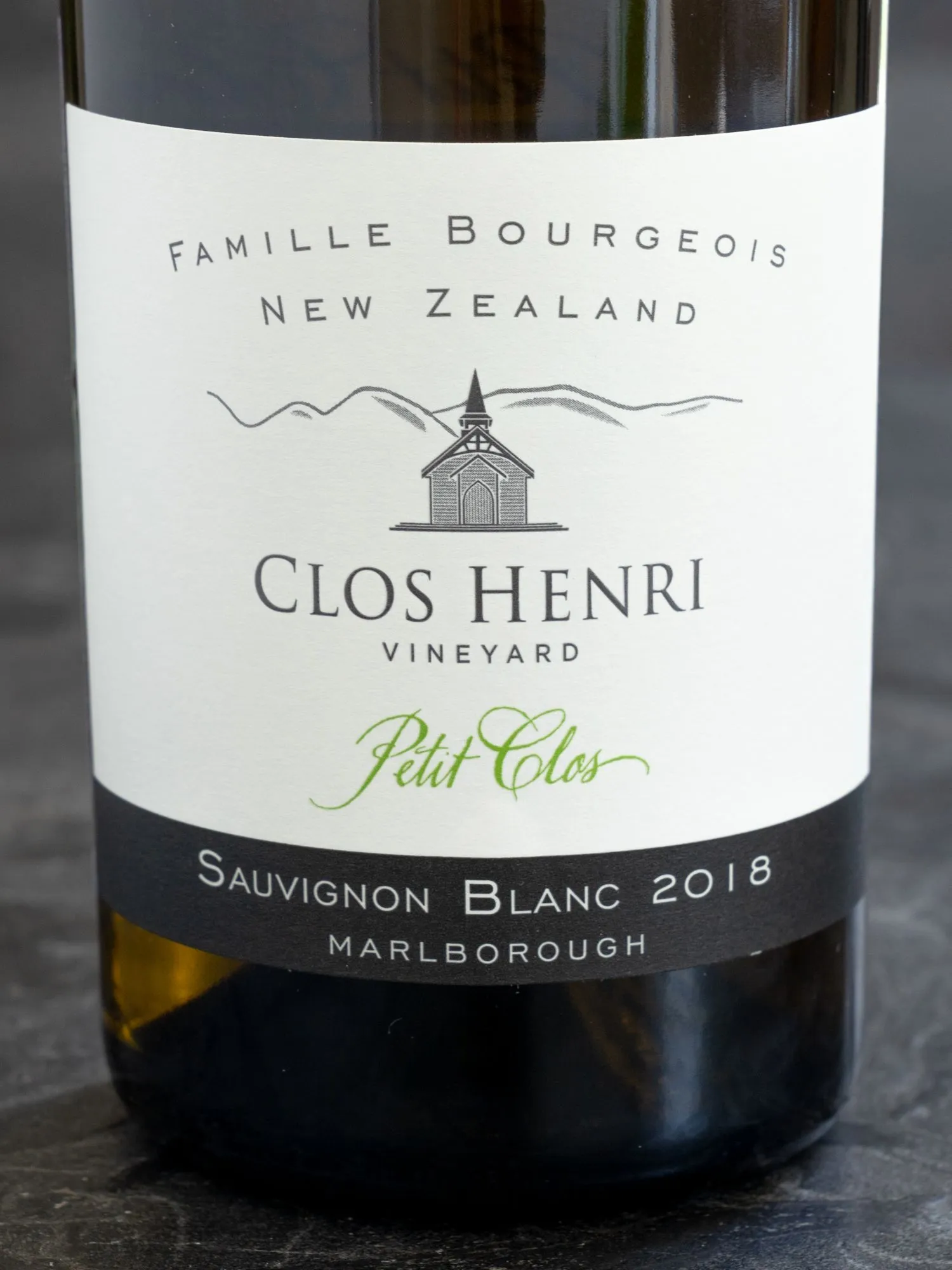Купить вино Petit Clos Sauvignon Blanc Marlborough в винном ресторане Остерия цена Вино Petit Clos Sauvignon Blanc Marlborough / Пти Кло Совиньон Блан Мальборо