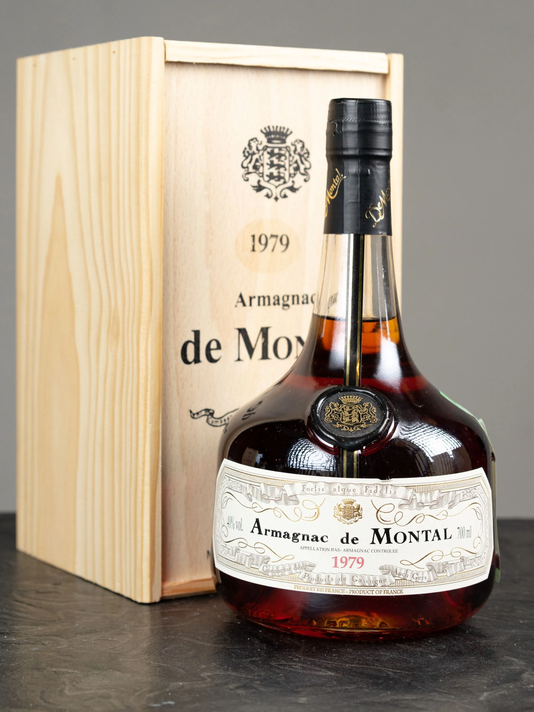 Арманьяк Armagnac de Montal 1979 купить в ресторане Остерия - лучшая цена Арманьяк Armagnac de Montal 1979 / Арманьяк де Монталь 1979