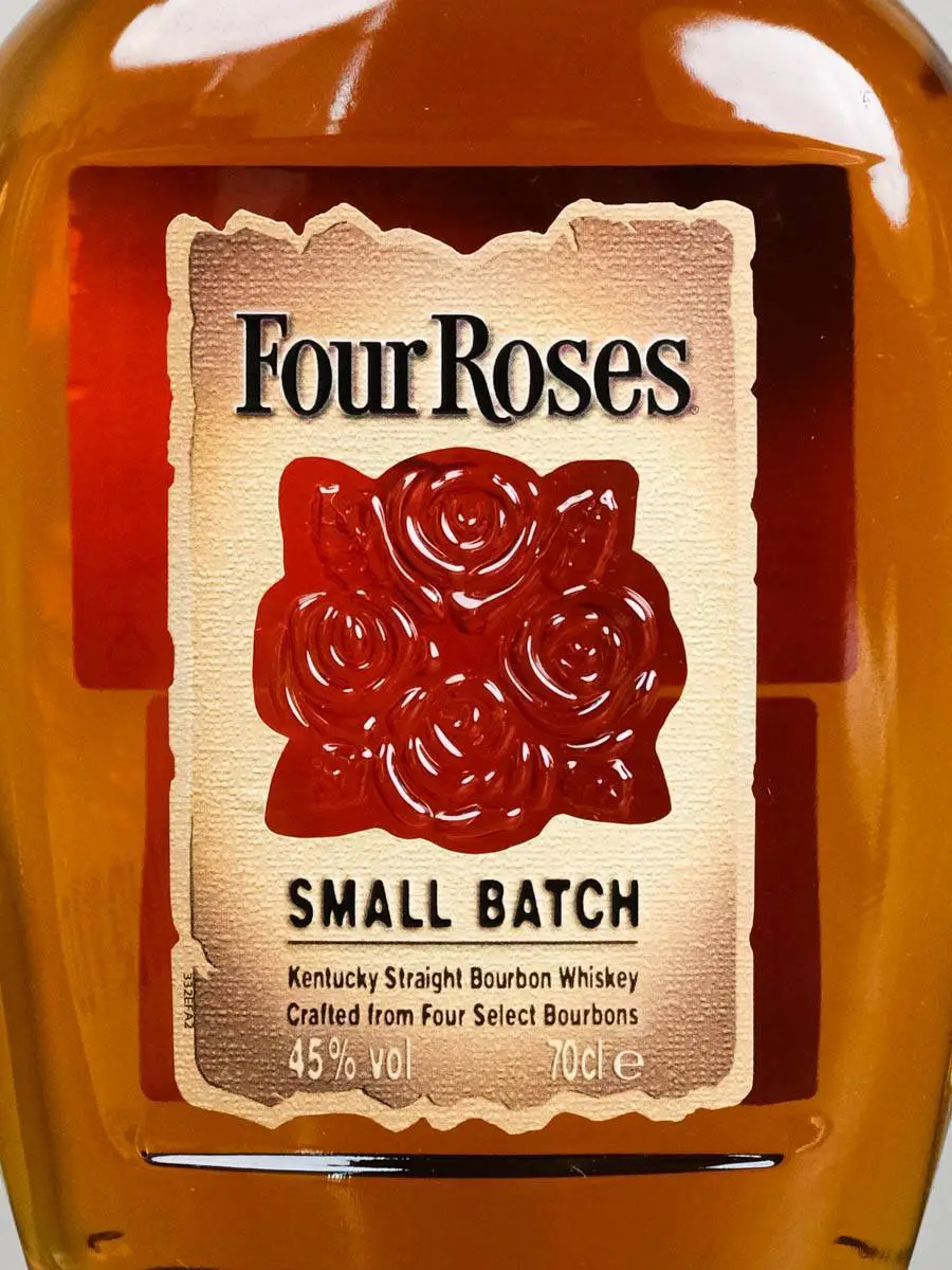 Бурбон Bourbon Four Roses Small Batch Фо Роузез Смолл Бэтч купить в винном ресторане Osteria Amici - цена Бурбон Bourbon Four Roses Small Batch / Фо Роузез Смолл Бэтч