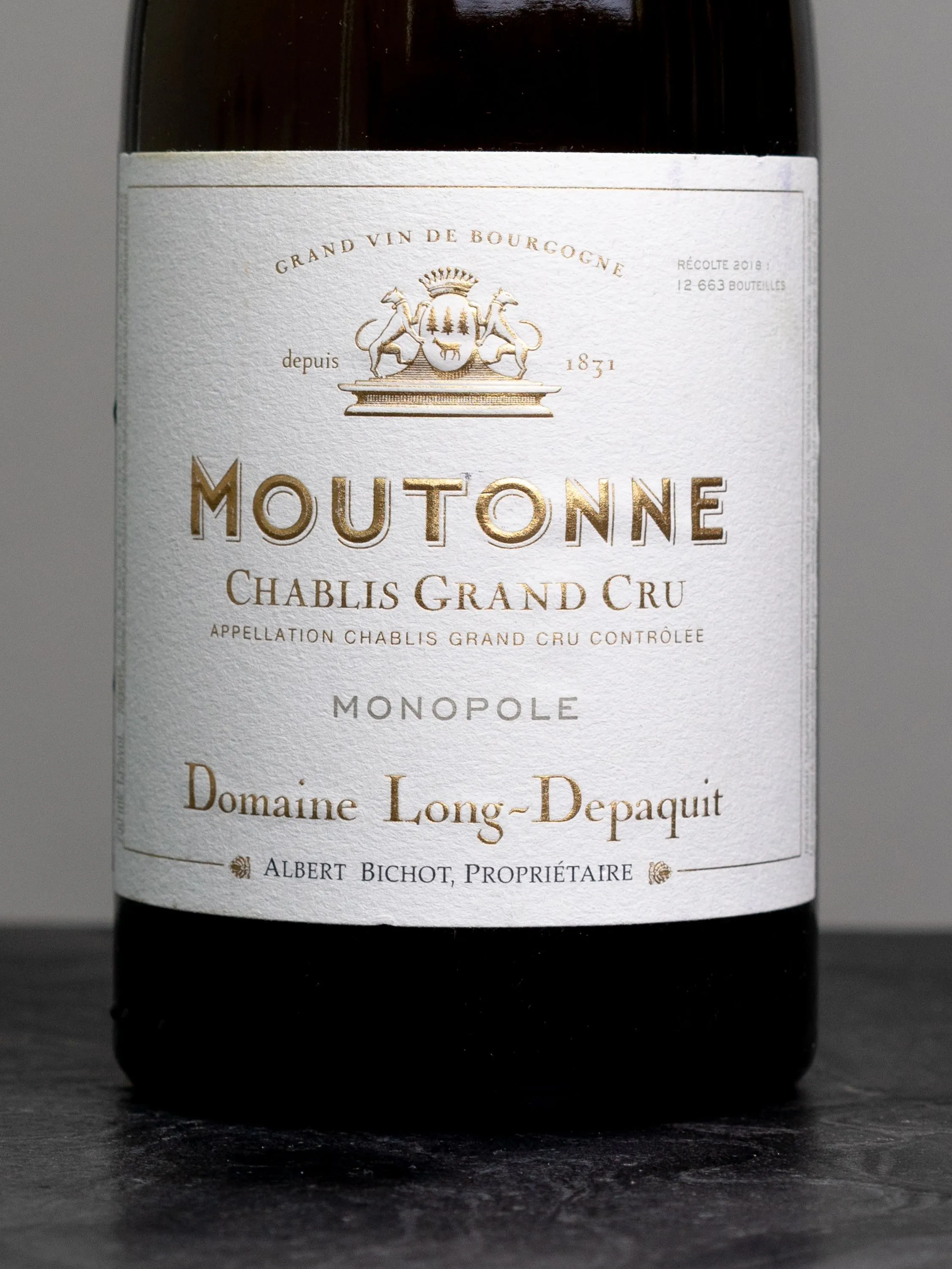 Купить вино Chablis Grand Cru Domain Lon Deepaki La Mouton в Остерия Амичи Мосфильмовская 88 Вино Domaine Long-Depaquit Chablis Grand Cru Moutonne / Мутонн Шабли Гран Крю, Монополь