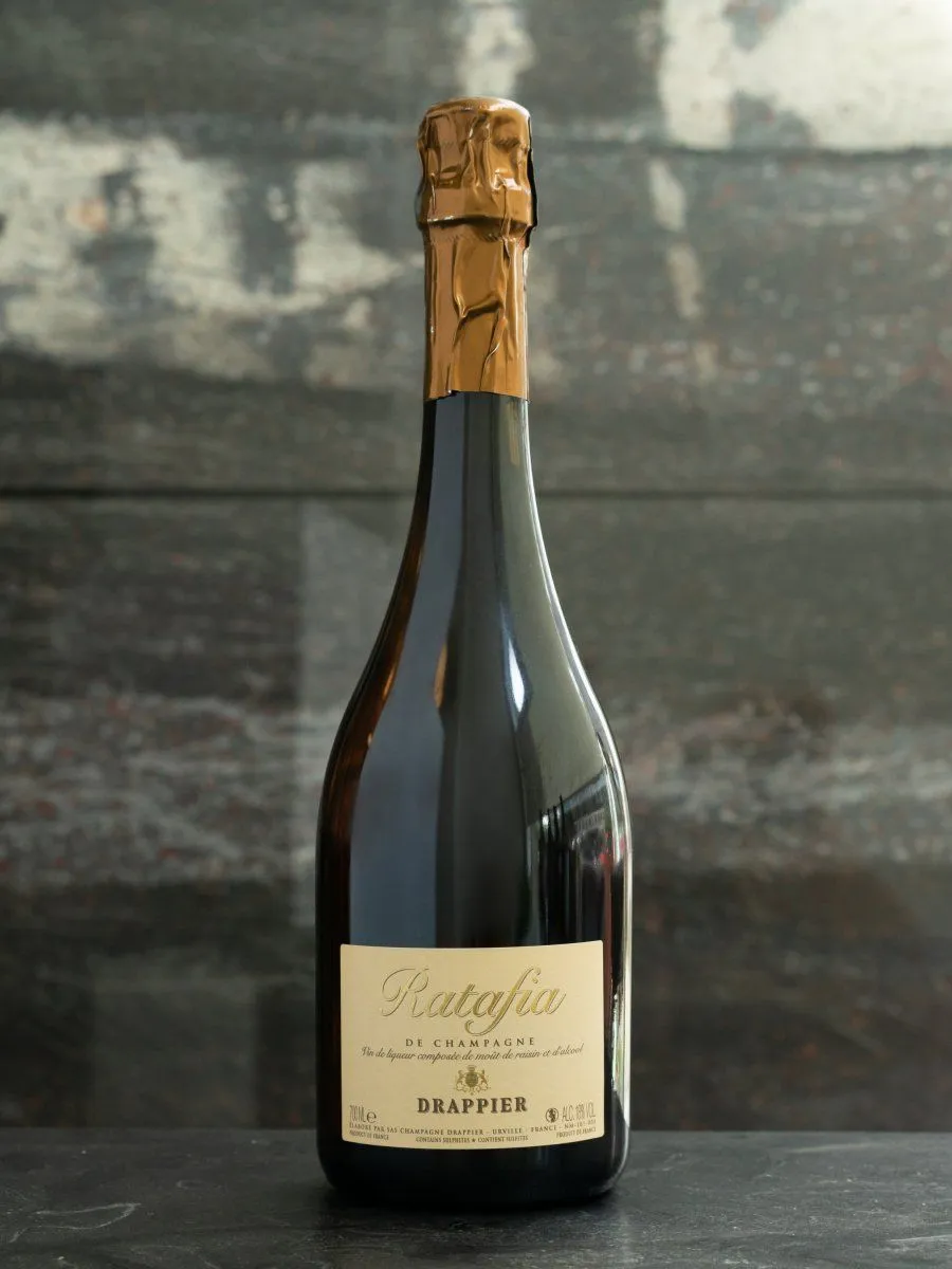 Вино Champagne Drappier Ratafia купить в ресторане Остерия - лучшая цена Вино Champagne Drappier Ratafia / Шампань Драппье Ратафия