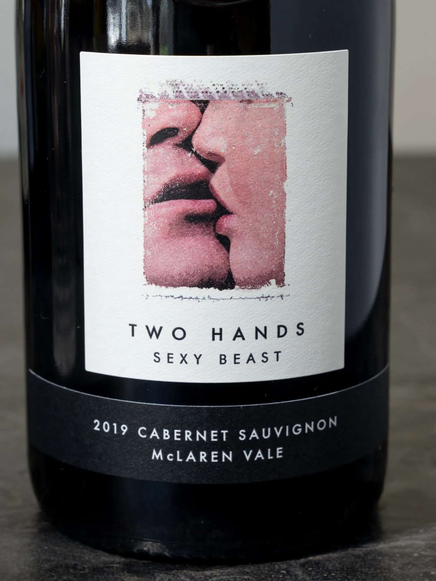 Вино Two Hands Sexy Beast McLaren Vale /Ту Хэндз Сэкси Бист Макларен Вэйл