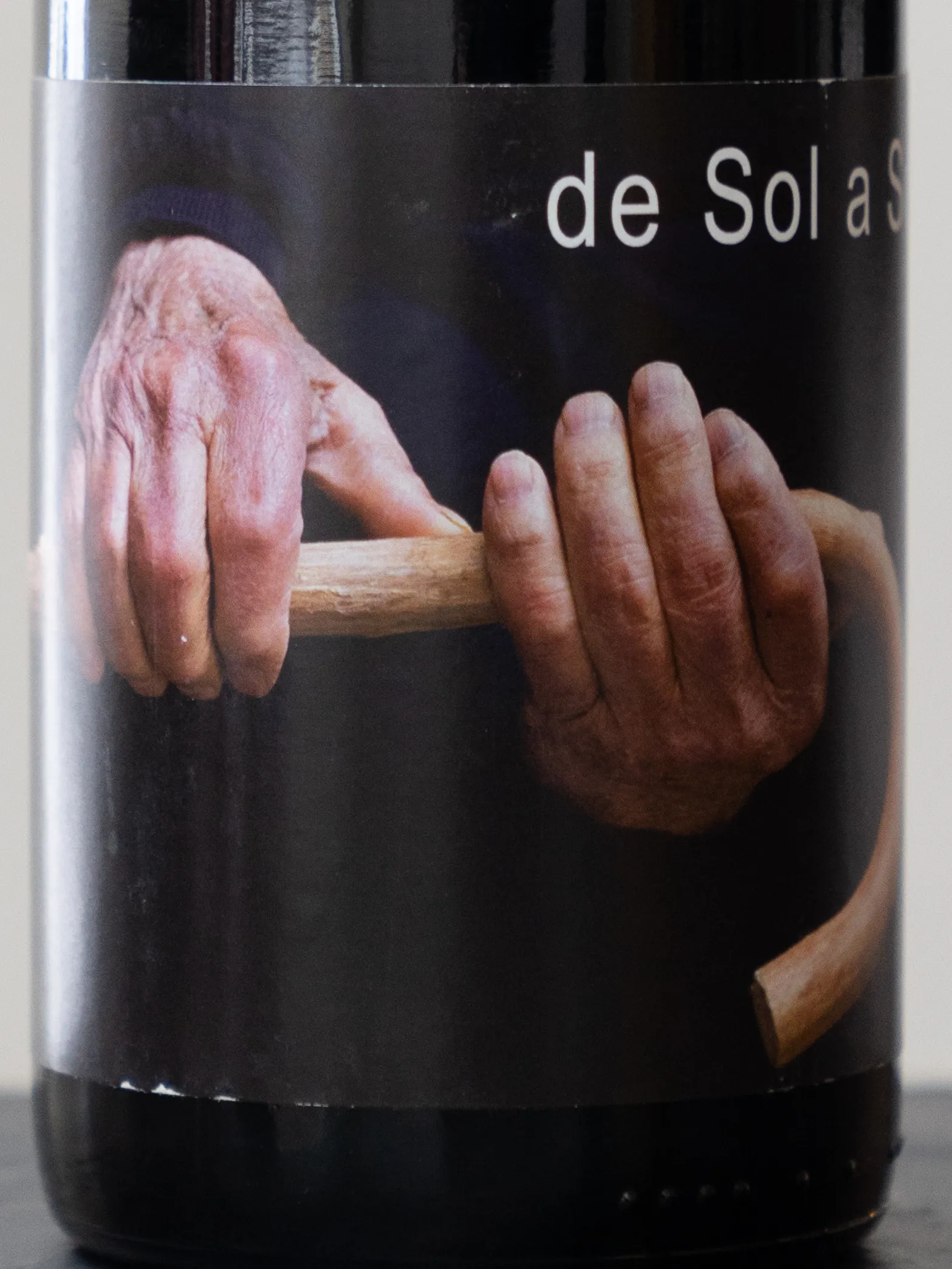 Вино Esencia Rural de Sol a Sol Natural Tempranillo купить в ресторане Остерия - лучшая цена Вино Esencia Rural de Sol a Sol Natural Tempranillo / де Соль а Соль Натураль Темпранильо