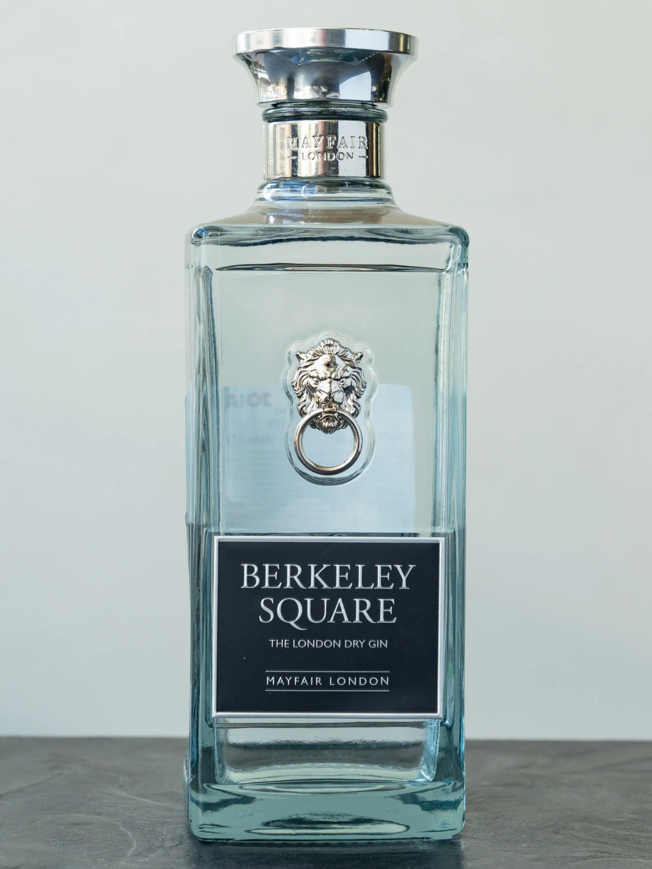 Джин Gin Berkeley Square купить по лучшей цене Мосфильмовская 88 Джин Gin Berkeley Square / Беркли Сквер