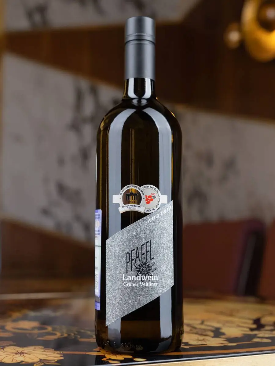 Вино Weingut R&A Pfaffl Gruner Veltliner Landwein 1 l / Ландвайн Грюнер Вельтлинер