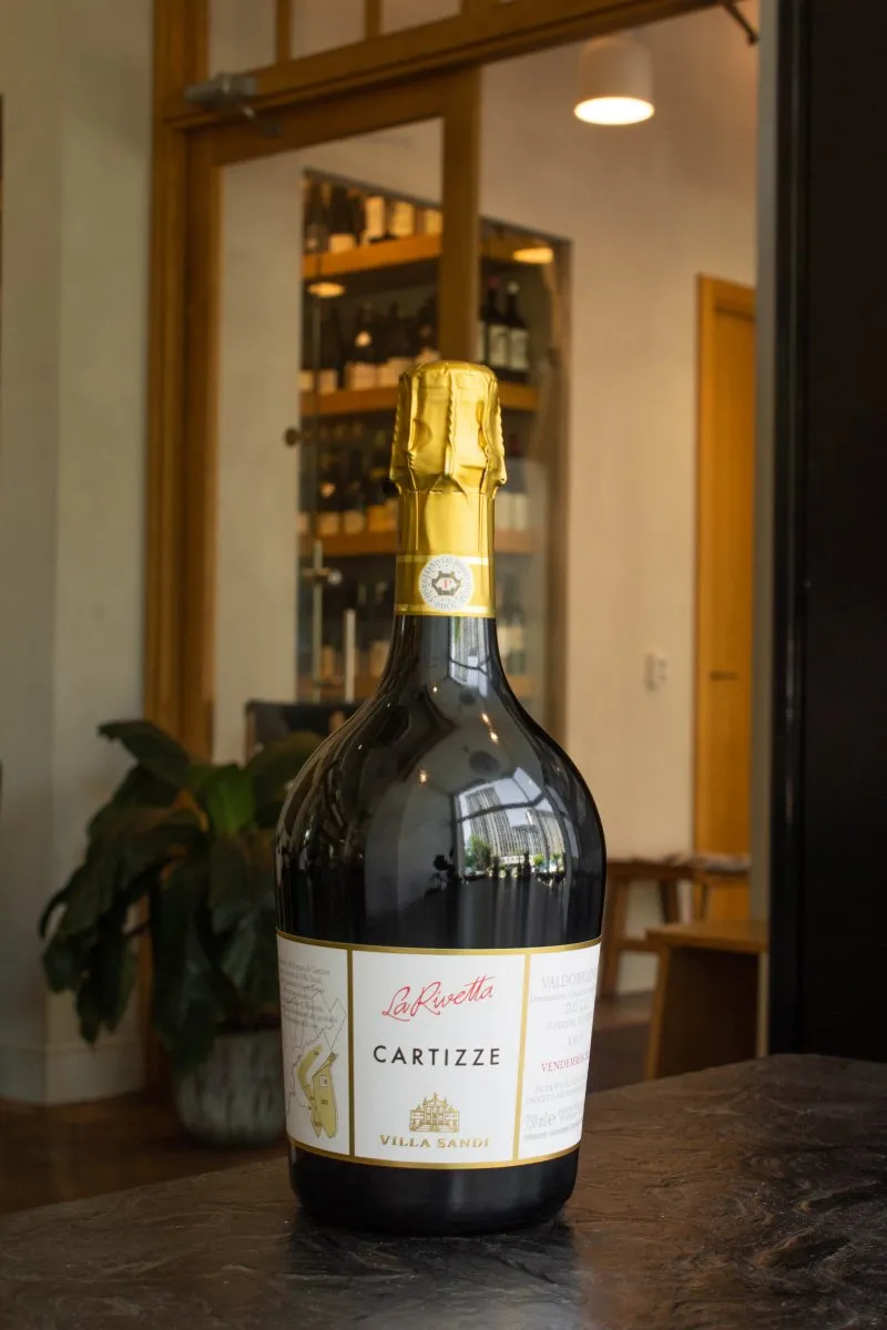 Игристое вино Villa Sandi Vigna La Rivetta купить в винном ресторане Остерия - лучшая цена Игристое вино Villa Sandi Prosecco Cartizze Vigna La Rivetta / Вилла Санди Посекко Картице Виньа Ла Ривета