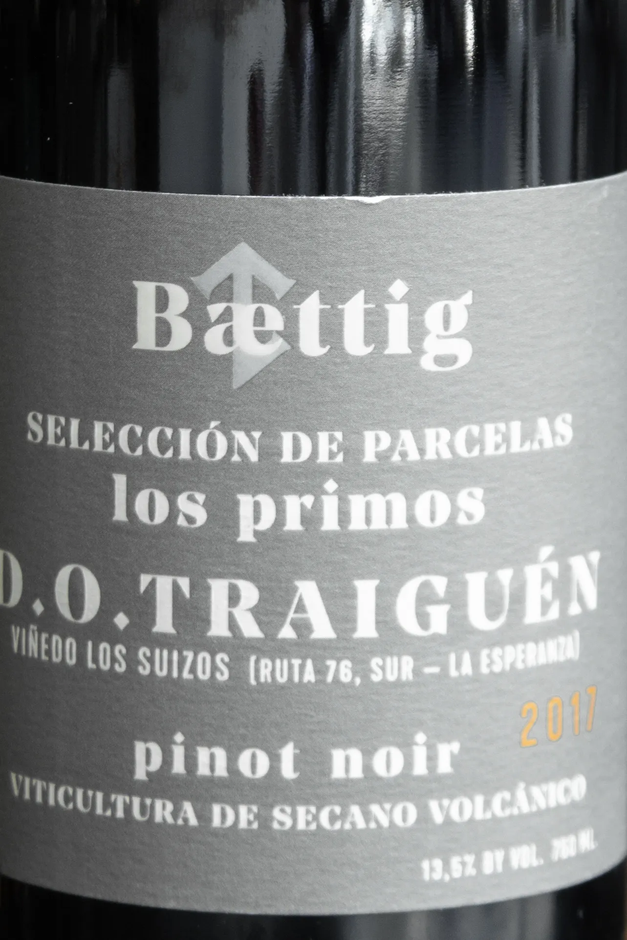 Вино Baettig Los Primos Pinot Noir Traiguen купить в винном ресторане Остерия - лучшая цена Вино Baettig Los Primos Pinot Noir Traiguen / Баеттиг Лос Примос Пино Нуар