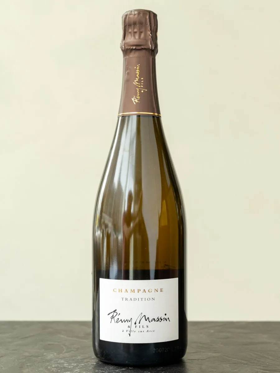 Шампанское Remy Massin Tradition Brut Champagne купить в винном ресторане Остерия - лучшая цена Шампанское Remy Massin Tradition Brut Champagne / Традисьон брют Реми Массен
