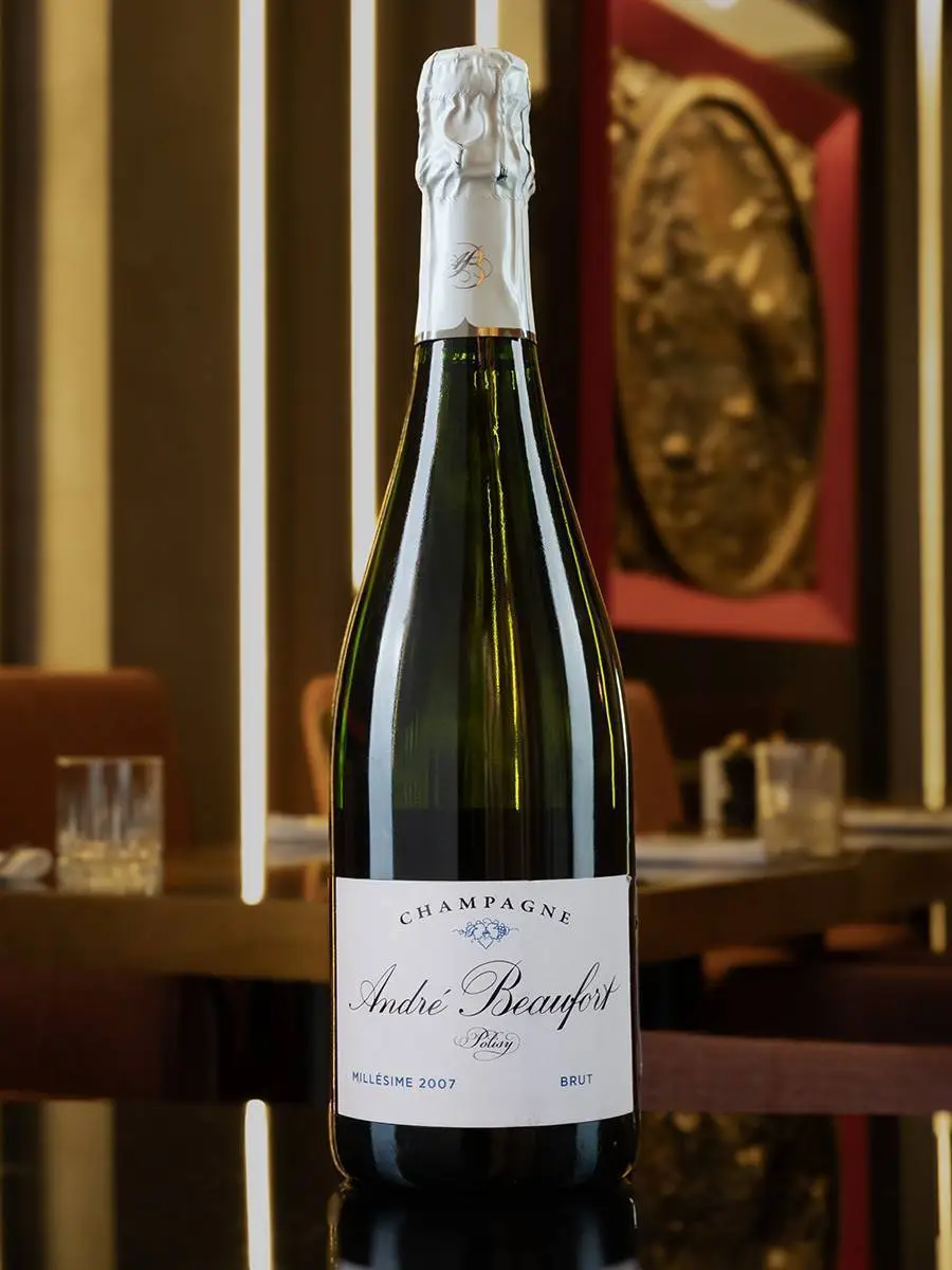 Шампанское Andre Beaufort Polisy Millesime Brut Nature 2007 купить в винном ресторане Остерия - лучшая цена Шампанское Andre Beaufort Polisy Millesime Brut Nature 2007 / Андре Бофор Полизи Миллезим Брют Натюр