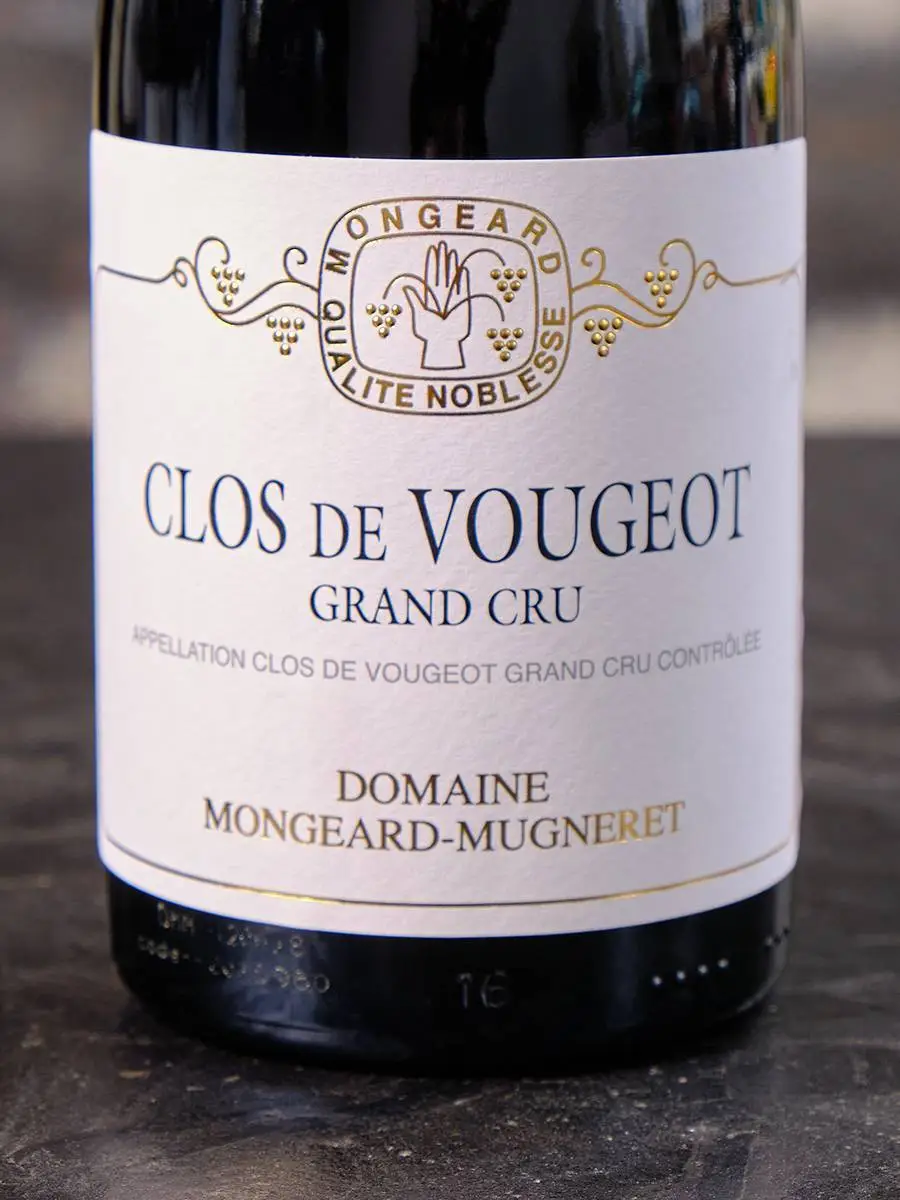Вино Clos de Vougeot Grand Cru Mugneret 2018 / Монжар-Мюньере Кло де Вужо Гран Крю