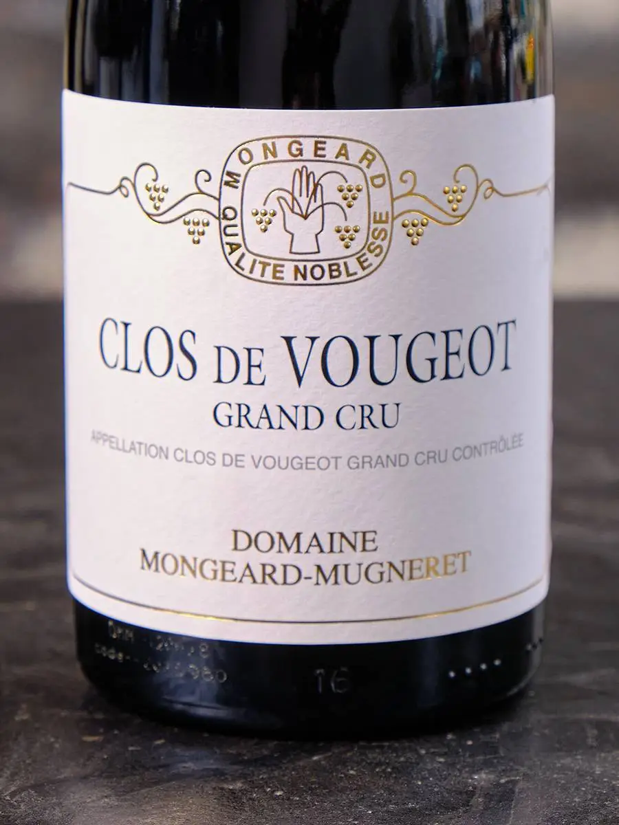 Вино Clos de Vougeot Grand Cru Mugneret 2018 купить в винном ресторане Остерия - лучшая цена Вино Clos de Vougeot Grand Cru Mugneret 2018 / Монжар-Мюньере Кло де Вужо Гран Крю