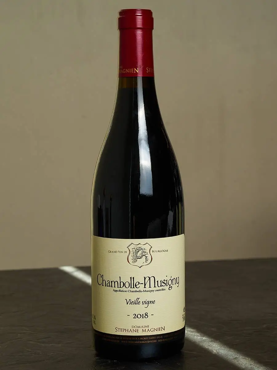 Вино Domaine Stephane Magnien Chambolle-Musigny Vieilles Vignes 2018 / Шамболь-Мюзиньи Домэн Стефан Маньен Вьей Винь