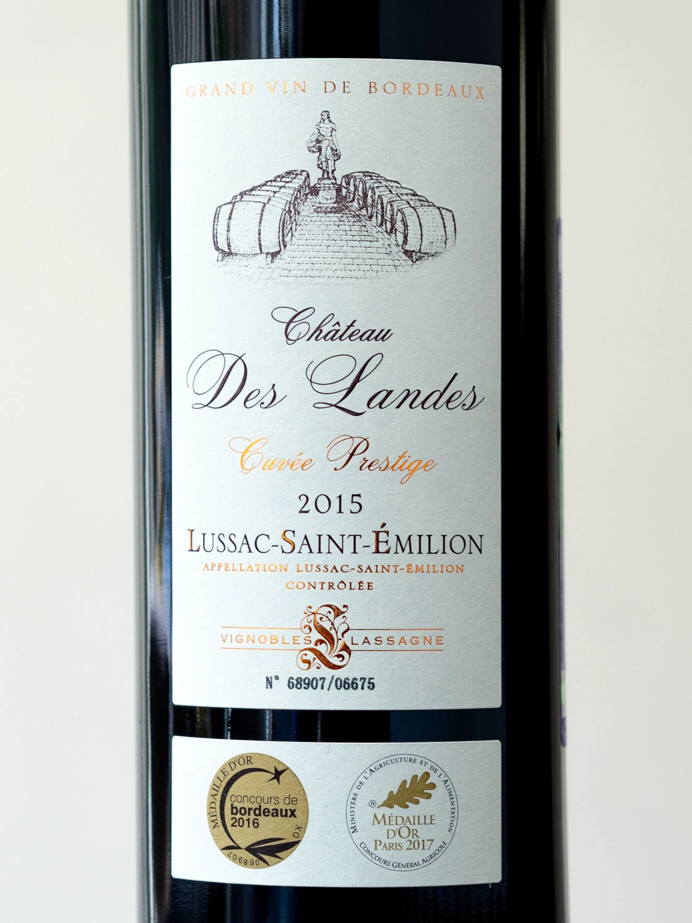 Купить французское вино Chateau des Landes Cuvee Prestige - лучшая цена в винном ресторане Остерия Амичи Вино Chateau des Landes Cuvee Prestige / Шато де Ланд Кюве Престиж