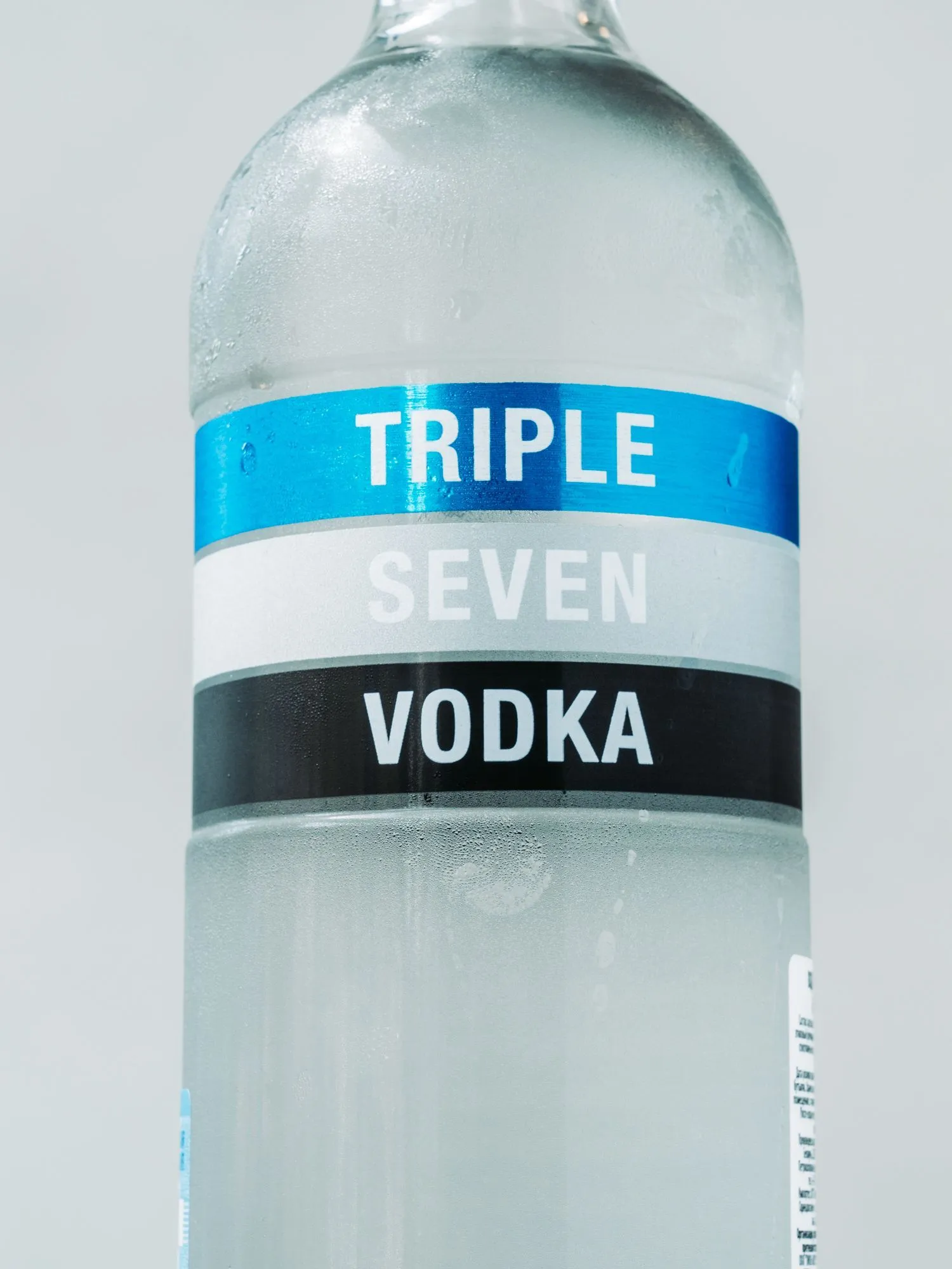 Купить водку Трипл Севен в ресторане Остерия Амичи цена Водка Triple Seven / Трипл Севен