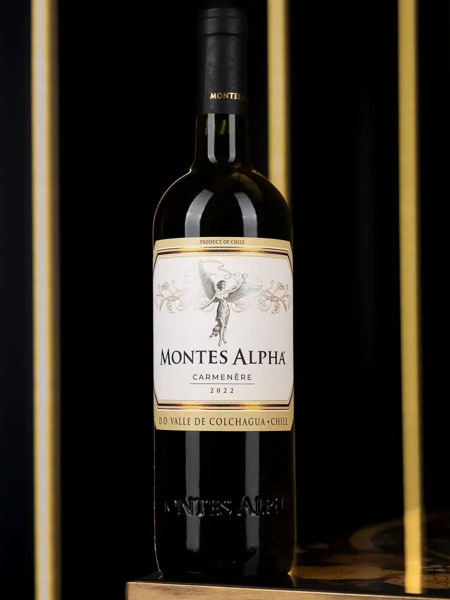 Вино Montes Alpha Carmenere / Монтес Альфа Карменер