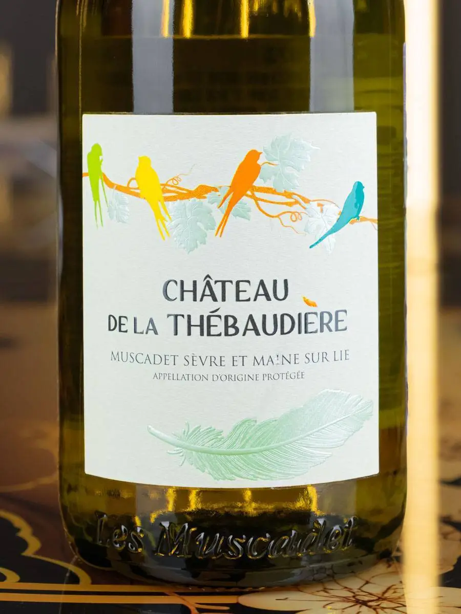 Вино Chateau de la Thebaudiere Muscadet Sevre et Maine Sur Lie / Шато де ла Тебодьер Мюскаде