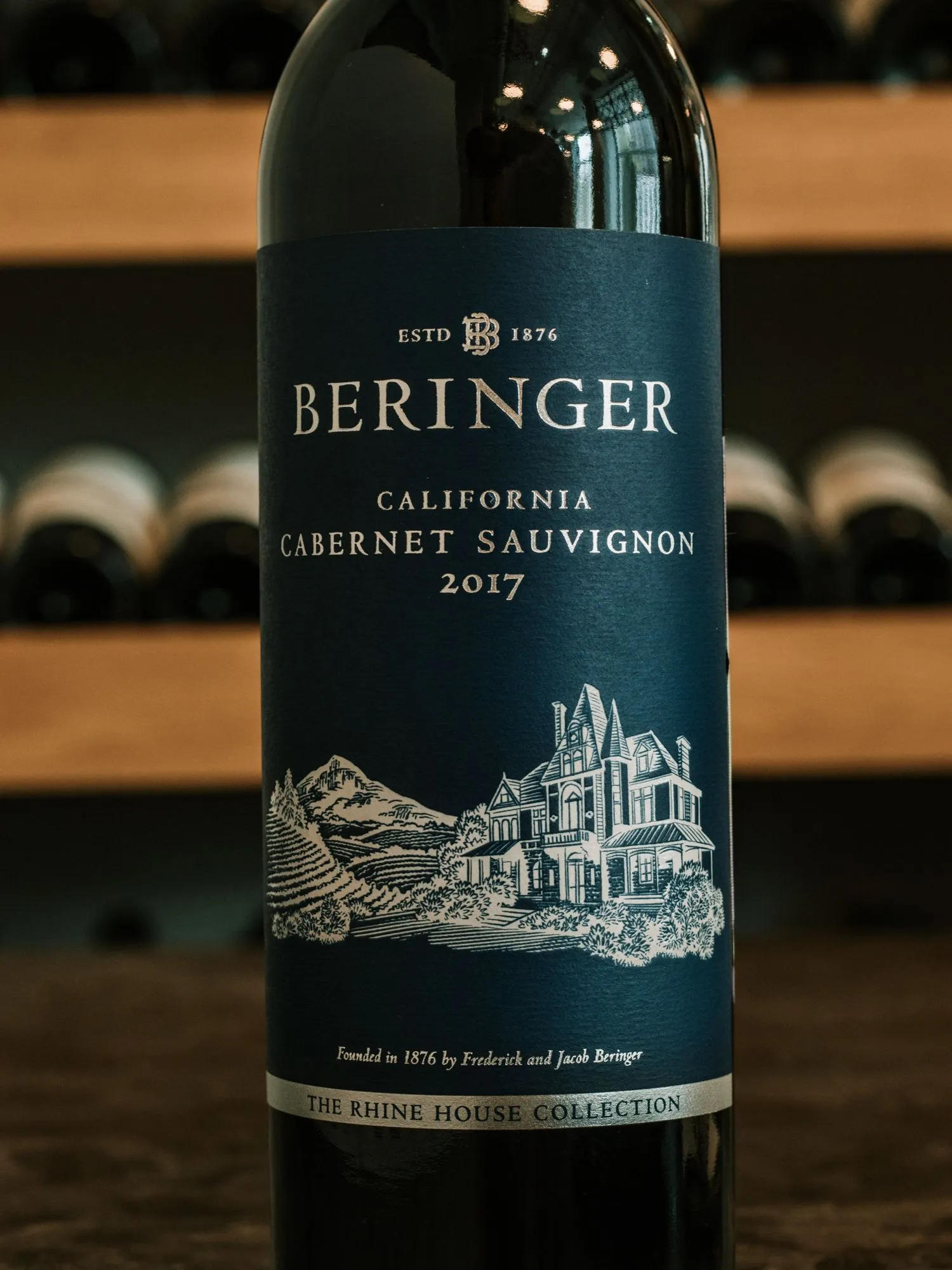 Купить вино Beringer, the Rhine House Cabernet Sauvignon в винном ресторане Остерия Вино Beringer, the Rhine House Cabernet Sauvignon / Беринджер, Рин Хаус, Каберне Совиньон