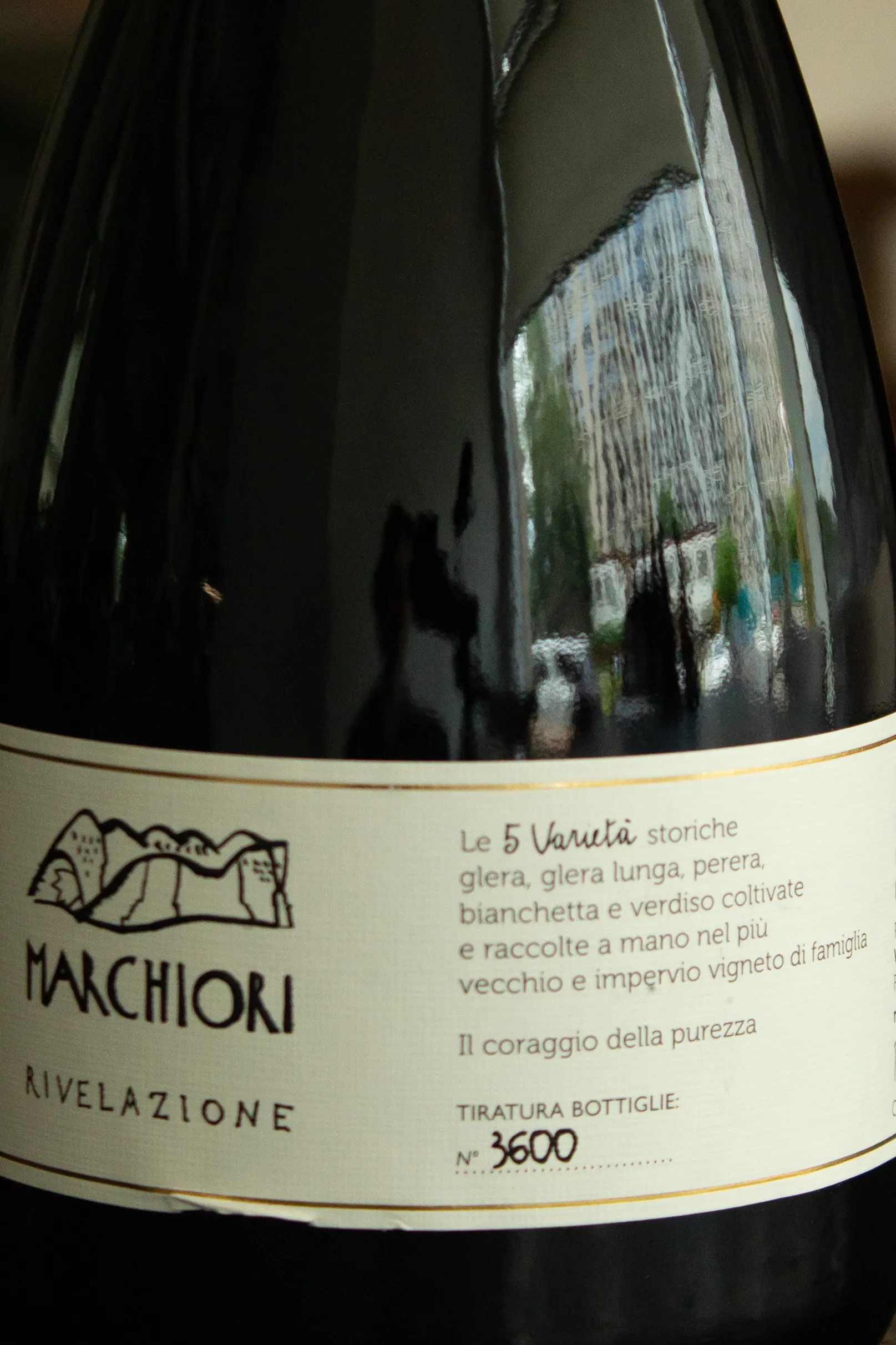 Игристое вино Marchiori Rivelazione Valdobbiadene Prosecco Superiore купить в винном ресторане Остерия - лучшая цена Игристое вино Marchiori Rivelazione Valdobbiadene Prosecco Superiore / Маркьори Ривелационе Вальдобьядене Просекко Супериоре