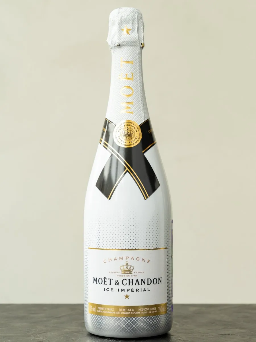 Шампанское Moet & Chandon Ice Imperial купить в винном ресторане Остерия - лучшая цена Шампанское Moet & Chandon Ice Imperial / Моет и Шандон Айс Империаль