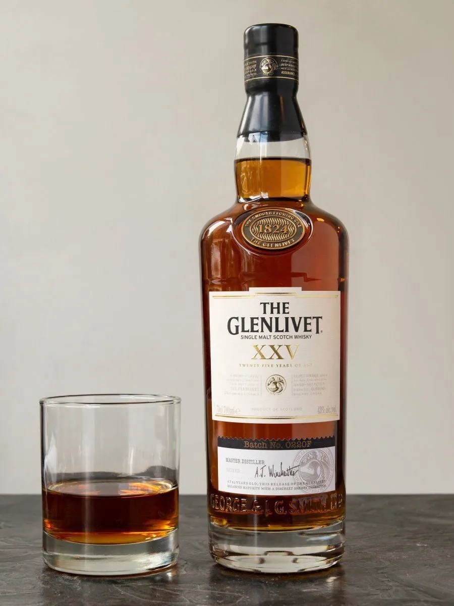 Виски Glenlivet 25 y.o. лучшая цена в ресторане Амичи Виски Glenlivet 25 y.o. / Гленливет 25 лет