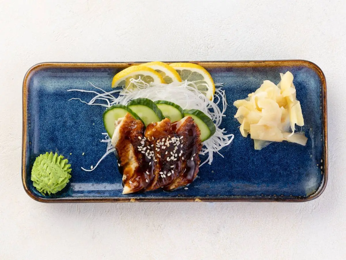 Сашими угорь