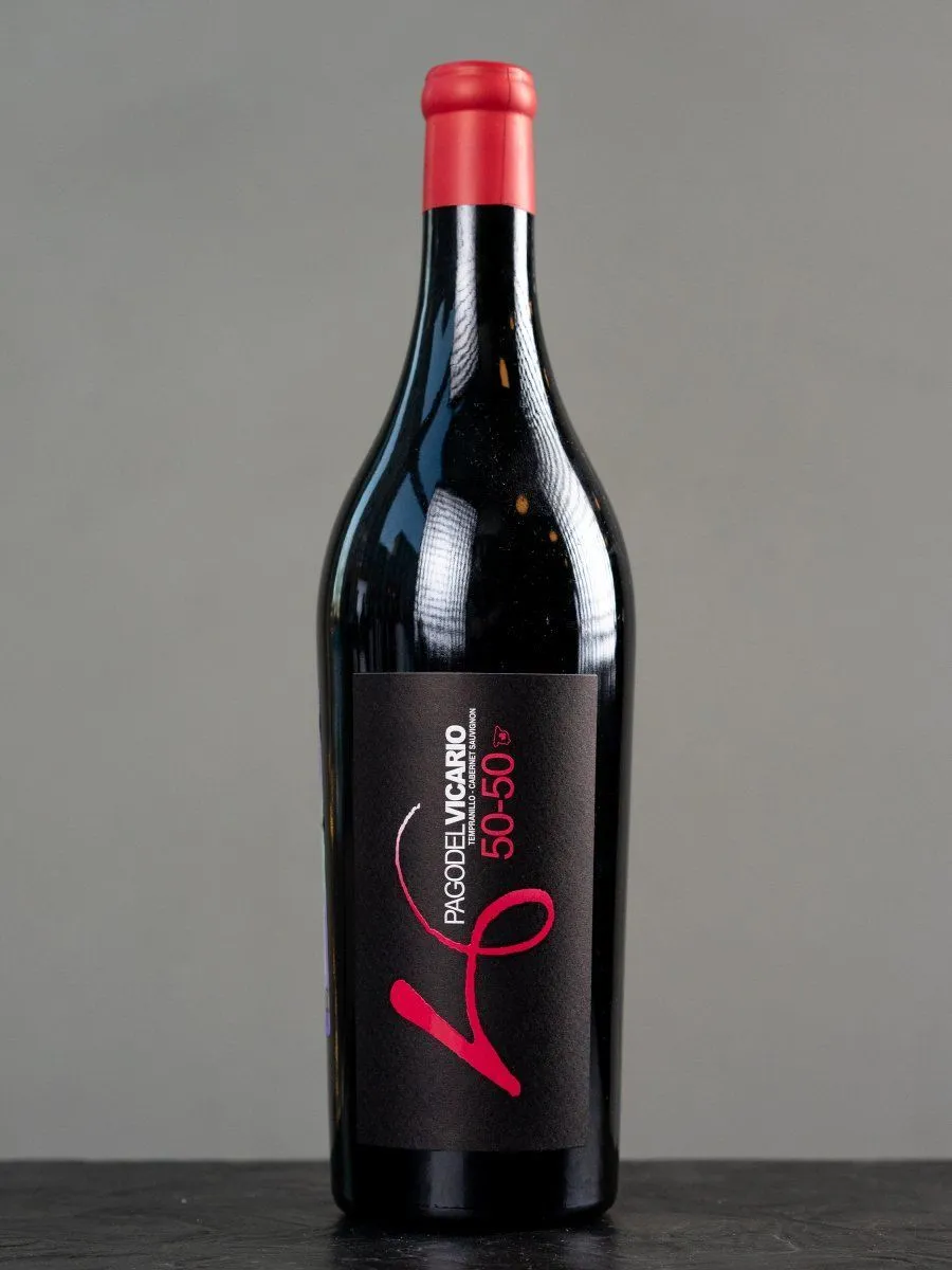 Вино Pago del Vicario 50-50 Tempranillo-Cabernet Sauvignon купить в ресторане Остерия - лучшая цена Вино Pago del Vicario 50-50 Tempranillo-Cabernet Sauvignon / Паго дель Викарио 50-50 Темпранильо-Каберне Совиньон