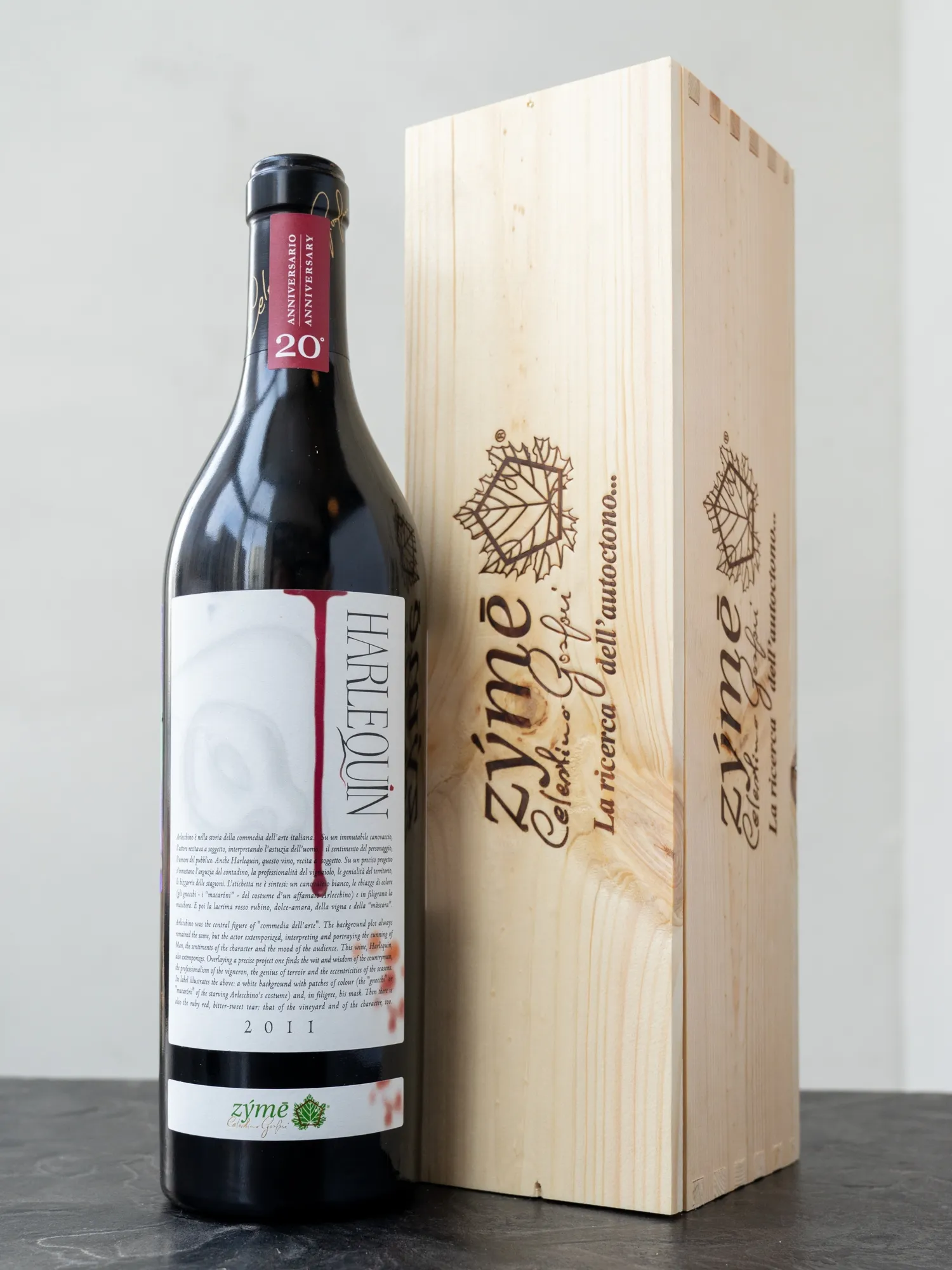 Вино Zyme Harlequin Veneto Rosso 2011 купить в ресторане Остерия - лучшая цена Вино Zyme Harlequin Veneto Rosso / Арлекин 2011