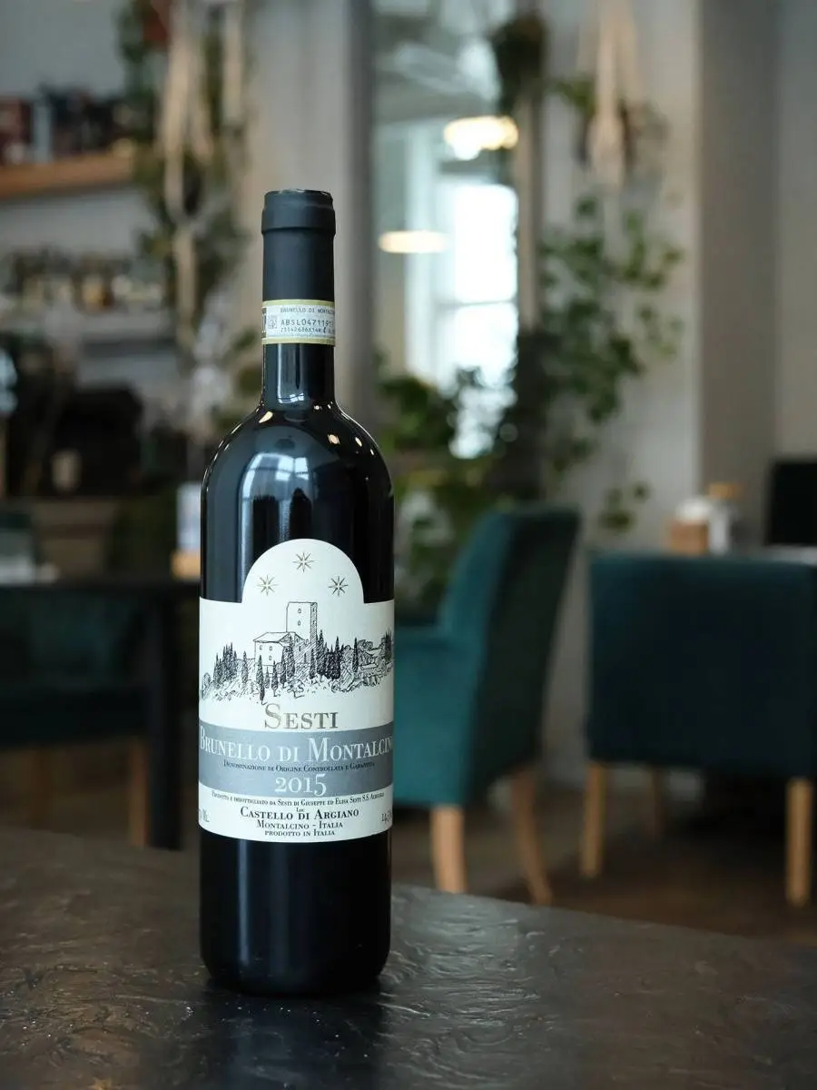 Вино Castello di Argiano Sesti Brunello di Montalcino 2015 купить в винном ресторане Остерия - лучшая цена Вино Castello di Argiano Sesti Brunello di Montalcino 2015 / Брунелло ди Монтальчино Сести Кастелло ди Арджиано