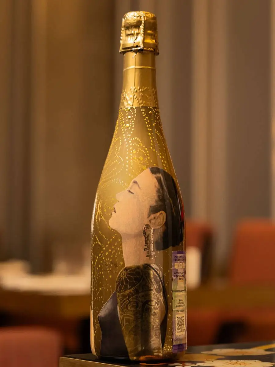 Шампанское Vik La Piu Belle Millesime 2009 / Вик Ля Пью Белль Миллезим