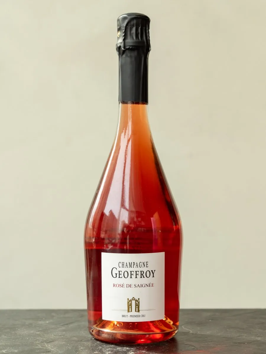 Шампанское Champagne Geoffroy Rose de Saignee Brut Premier Cru купить в винном ресторане Остерия - лучшая цена Шампанское Champagne Geoffroy Rose de Saignee Brut Premier Cru / Шампань Жофруа Розе де Сенье Брют Премье Крю