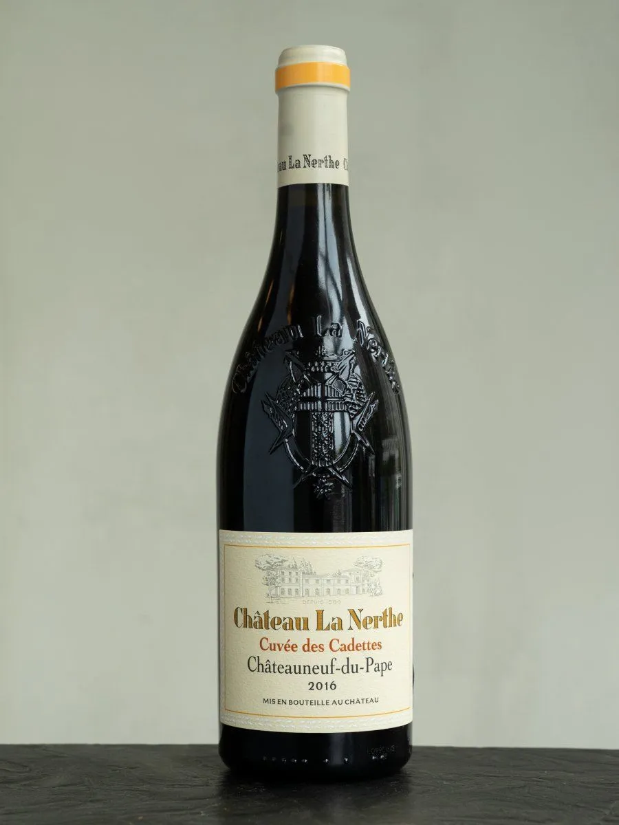 Вино Chateau la Nerthe Cuvee des Cadettes Chateauneuf-du-Pape купить в ресторане Остерия - лучшая цена Вино Chateau la Nerthe Cuvee des Cadettes Chateauneuf-du-Pape / Шато ля Нерт Шатонеф-дю-Пап Кюве де Кадетт