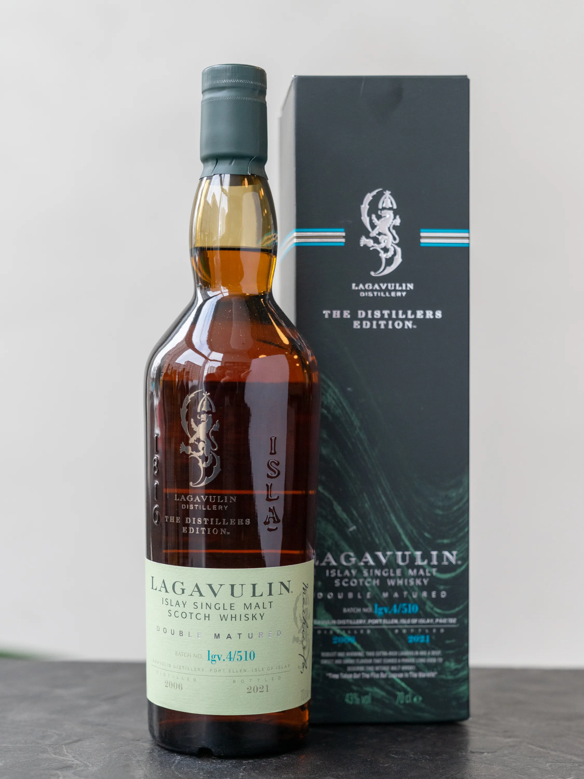 Виски Lagavulin 15 Years Distillers Edition 2021 купить в ресторане Остерия - лучшая цена Виски Lagavulin 15 Years Distillers Edition 2021 / Лагавулин 15 лет Дистилерс Эдишин 2021
