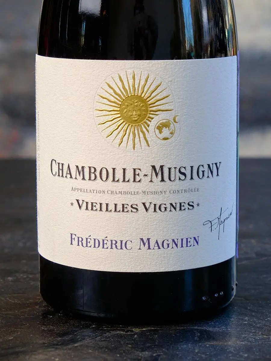 Вино Frederic Magnien Chambolle-Musigny Vieilles Vignes 2017 / Шамболь-Мюзини Вьей Винь Фредерик Маньен