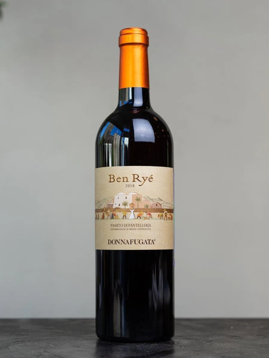 Вино Ben Rye Passito di Pantelleria купить в ресторане Остерия - лучшая цена Вино Ben Rye Passito di Pantelleria / Бен Рие Пассито ди Пантеллерия