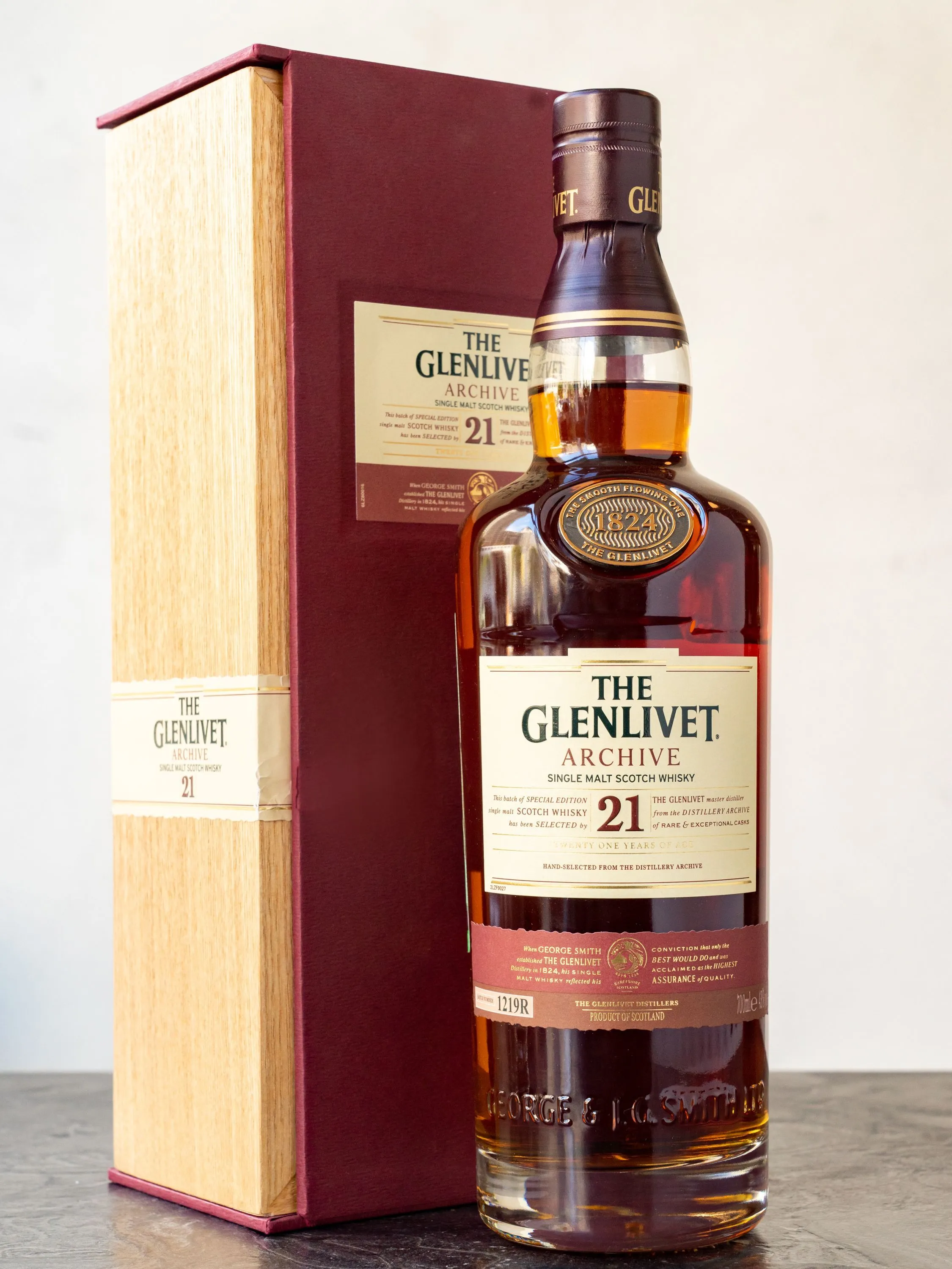 Виски The Glenlivet 21 Years Old купить в ресторане Остерия - лучшая цена Виски The Glenlivet 21 Years Old / Гленливет 21 год