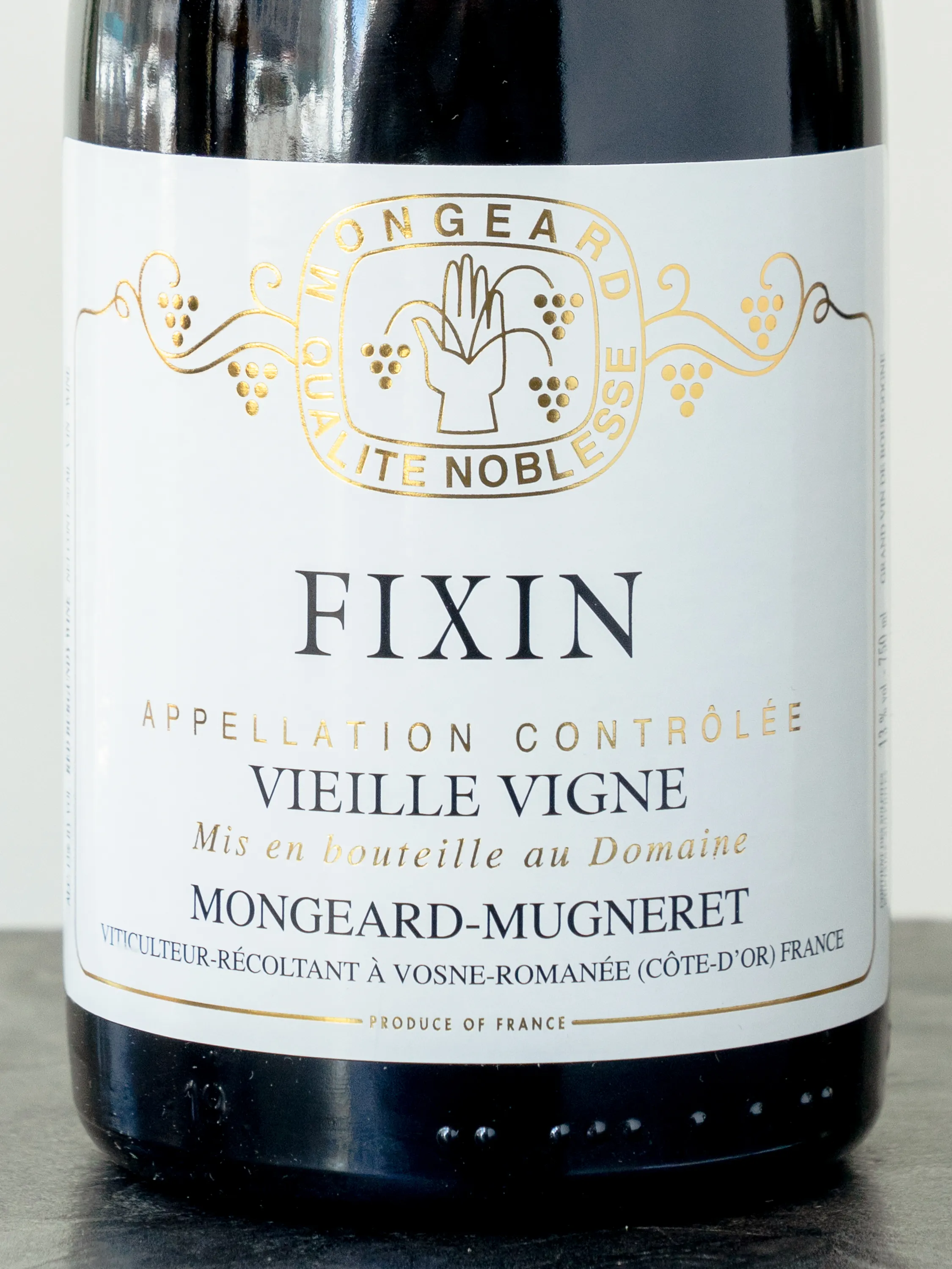 Вино Domaine Mongeard-Mugneret Fixin Vieille Vigne купить в винном ресторане Остерия - лучшая цена Вино Domaine Mongeard-Mugneret Fixin Vieille Vigne / Монжар-Мюньере Фисен Вьей Винь