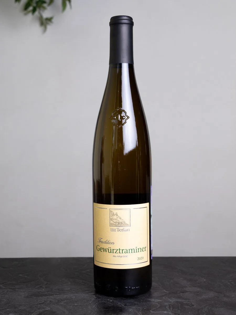 Купить вино Cantina Terlano Gewurztraminer Alto Adige в винном ресторане Остерия цена Вино Cantina Terlano Gewurztraminer Alto Adige / Терлан Гевюрцтраминер Альто Адидже
