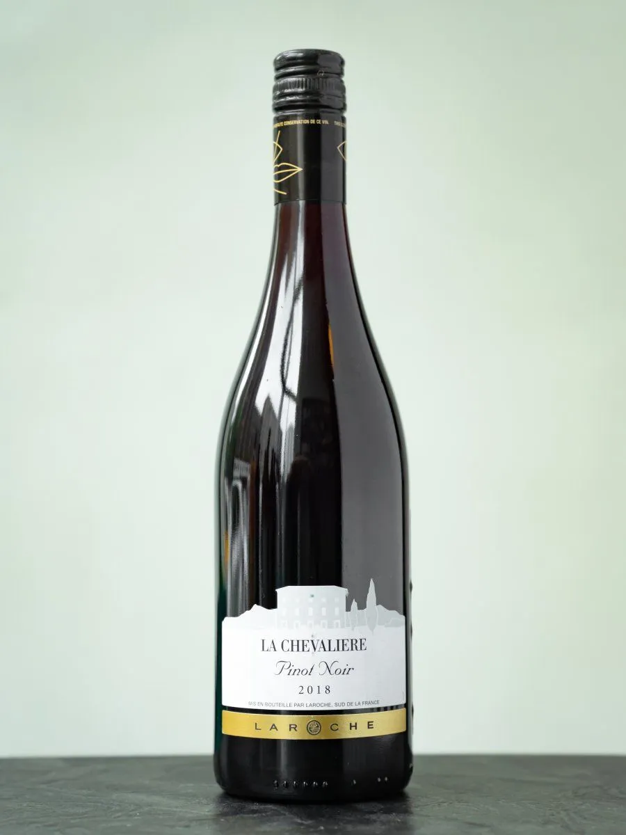 Вино Domaine Laroche Pinot Noir La Chevaliere купить в ресторане Остерия - лучшая цена Вино Domaine Laroche Pinot Noir La Chevaliere / Ларош Пино Нуар Ля Шевалье