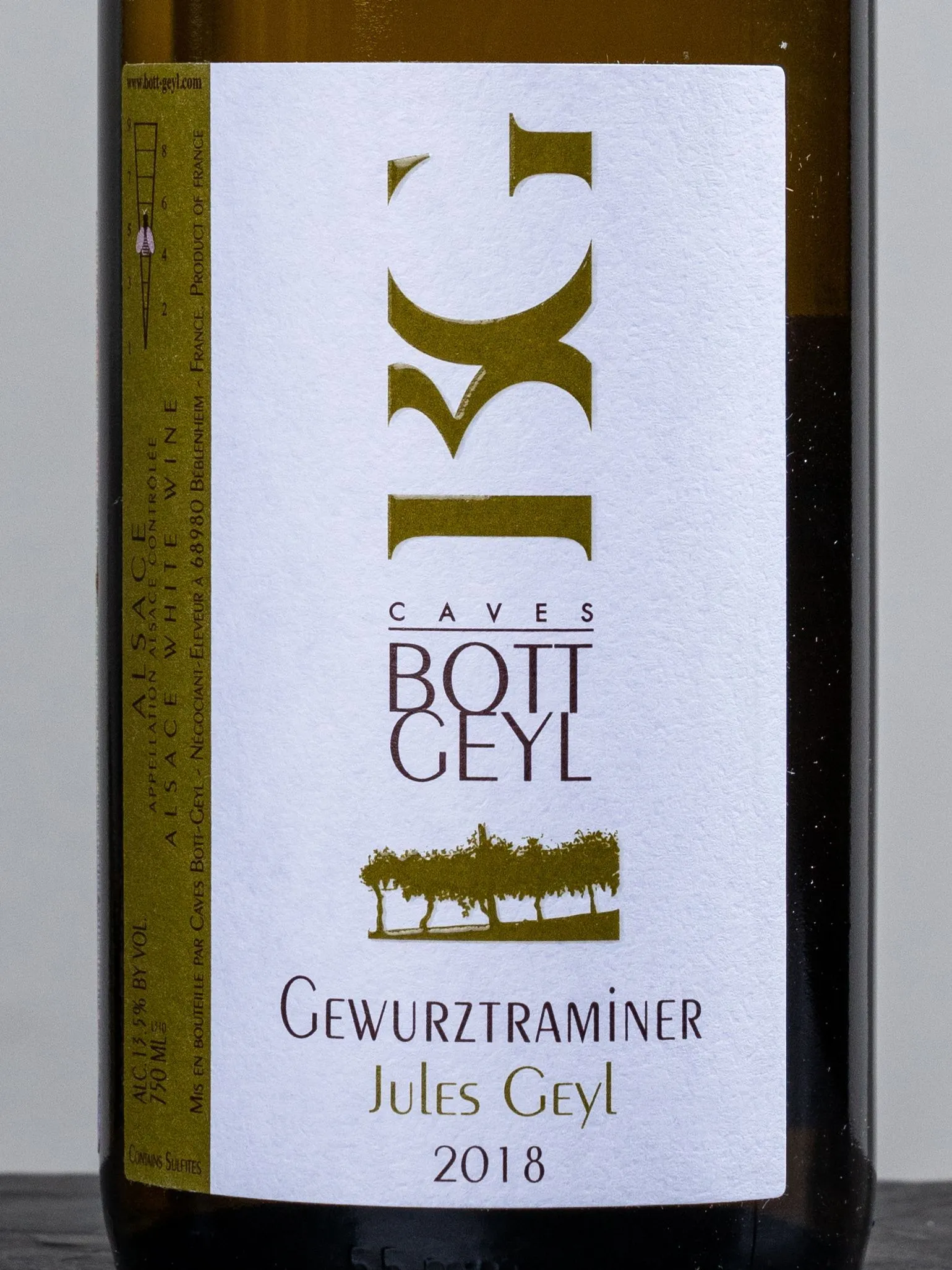 Вино Gewurztraminer Cuvee Jules Geyl Alsace купить в ресторане Остерия - лучшая цена Вино Gewurztraminer Cuvee Jules Geyl Alsace / Домен Ботт-Гейл Гевюрцтраминер Кюве Жюль Гейл