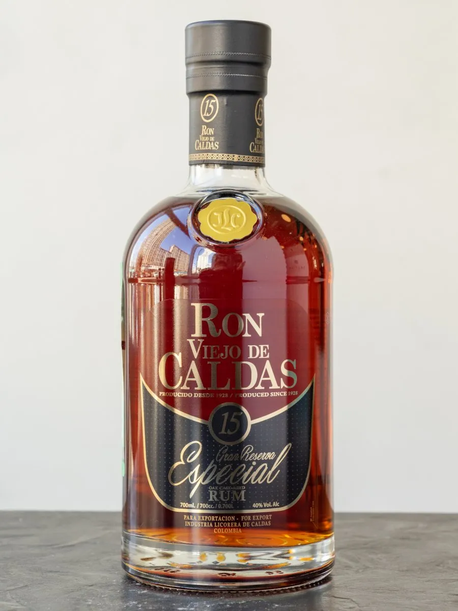 Ром Viejo de Caldas Gran Reserva Especial 15 Years Old купить в винном ресторане Остерия Амичи - лучшая цена Ром Viejo de Caldas Gran Reserva Especial 15 Years Old / Вьехо де Кальдас Гран Резерва Эспесьяль 15 лет