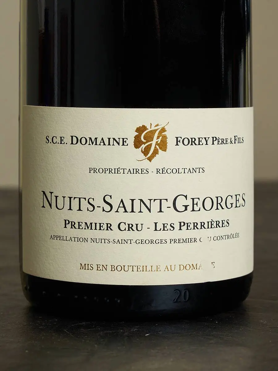 Вино Domaine Forey Pere et Fils Nuits-Saint-Georges 1-er Cru Les Perrieres 2015 купить в винном ресторане Остерия - лучшая цена Вино Domaine Forey Pere et Fils Nuits-Saint-Georges 1-er Cru Les Perrieres 2015 / Нюи-Сен-Жорж Премье Крю Домэн Форе Пэр э Фис Ле Перьер