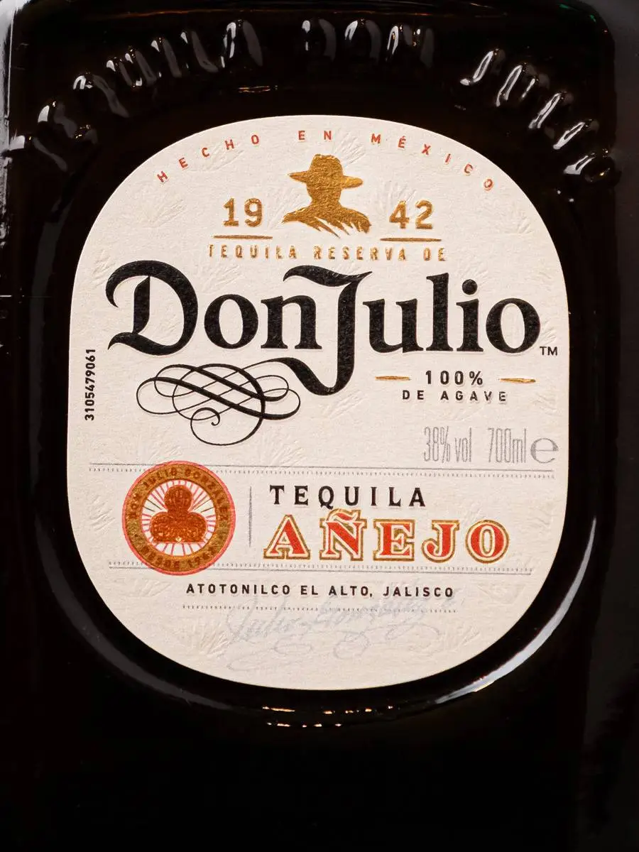 Купить текилу Don Julio 1942 700 ml в ресторане Остерия лучшая цена Текила Don Julio 1942 700 ml / Дон Хулио 1942 0.7 л
