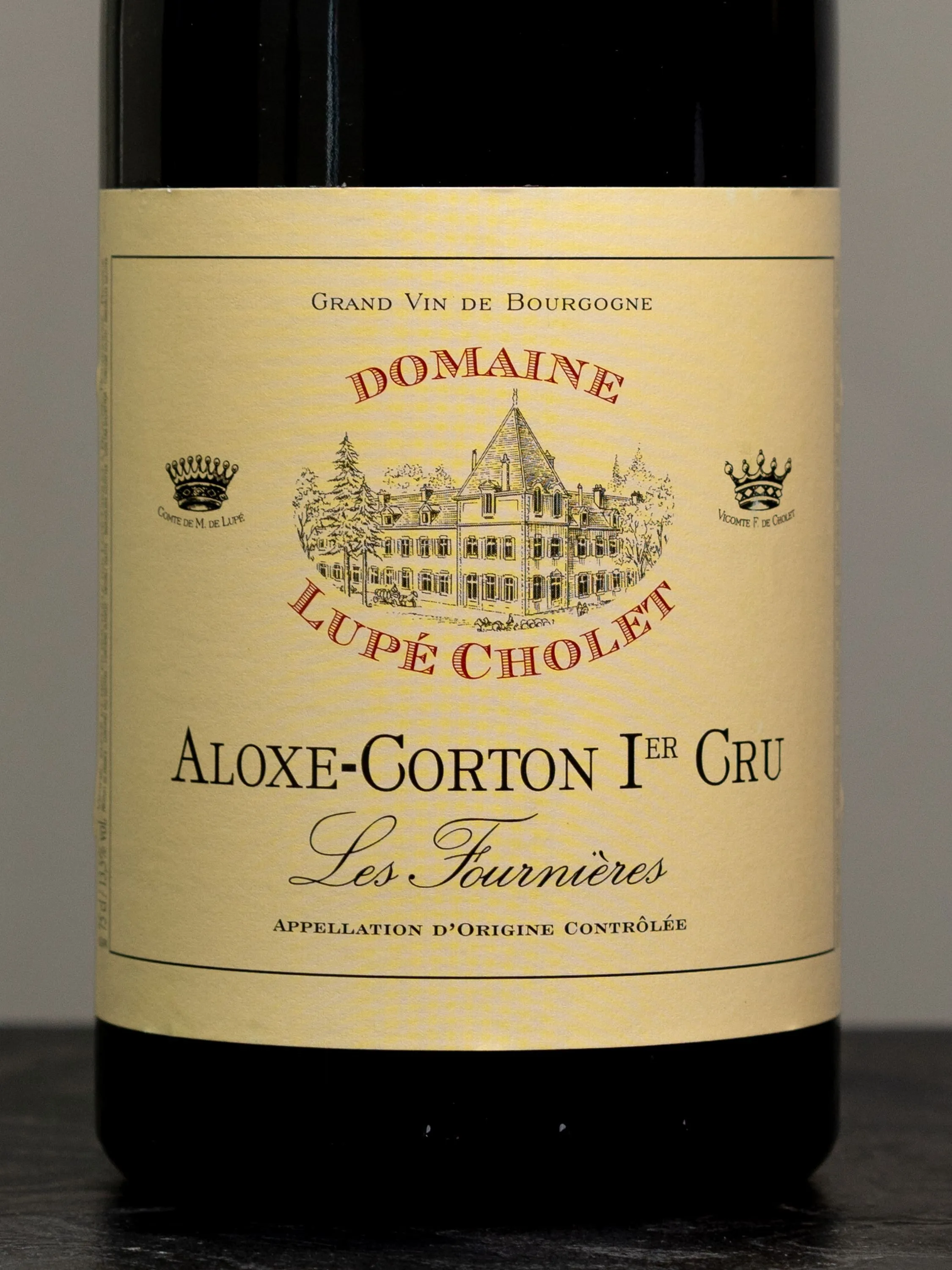 Купить вино Lupe Cholet Aloxe-Corton 1-er Cru Les Fournieres в винном ресторане Остерия цена Вино Lupe Cholet Aloxe-Corton 1-er Cru Les Fournieres / Люпе Шоле Алос Кортон Премье Крю Ле Фурньер