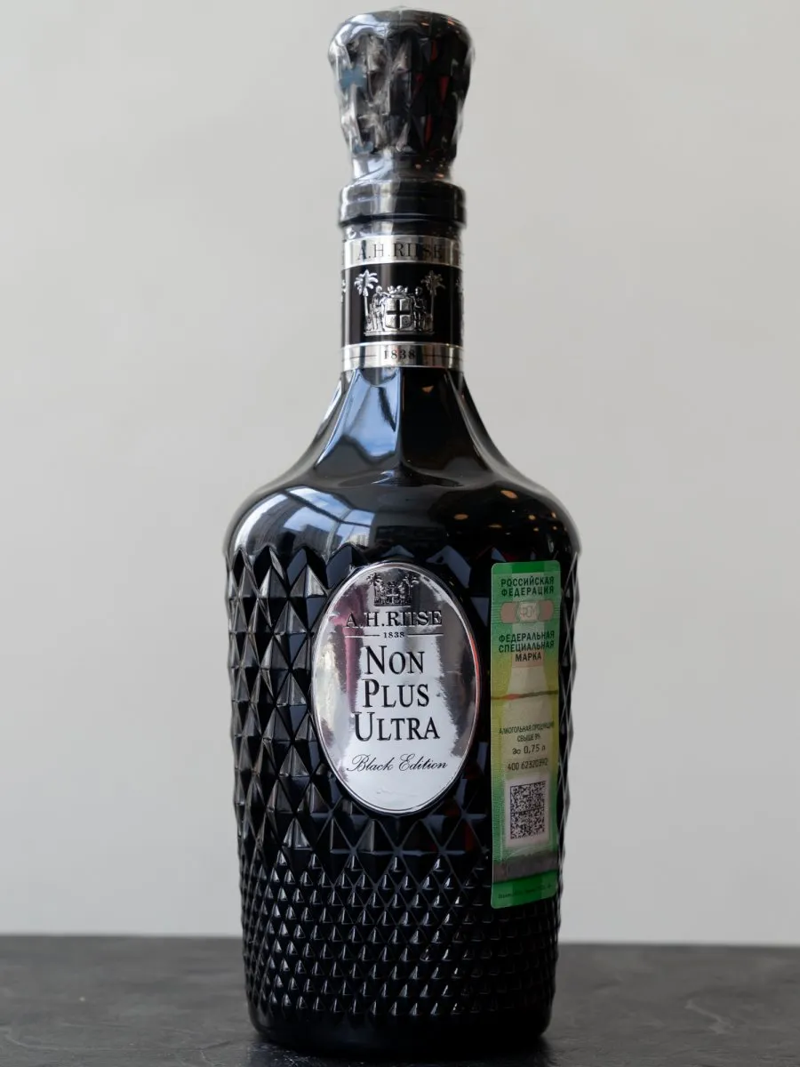 Ром A.H. Riise Non Plus Ultra Black Edition купить в ресторане Остерия - лучшая цена Ром A.H. Riise Non Plus Ultra Black Edition / А.Х. Рииз Нон Плюс Ультра Блек Эдишн