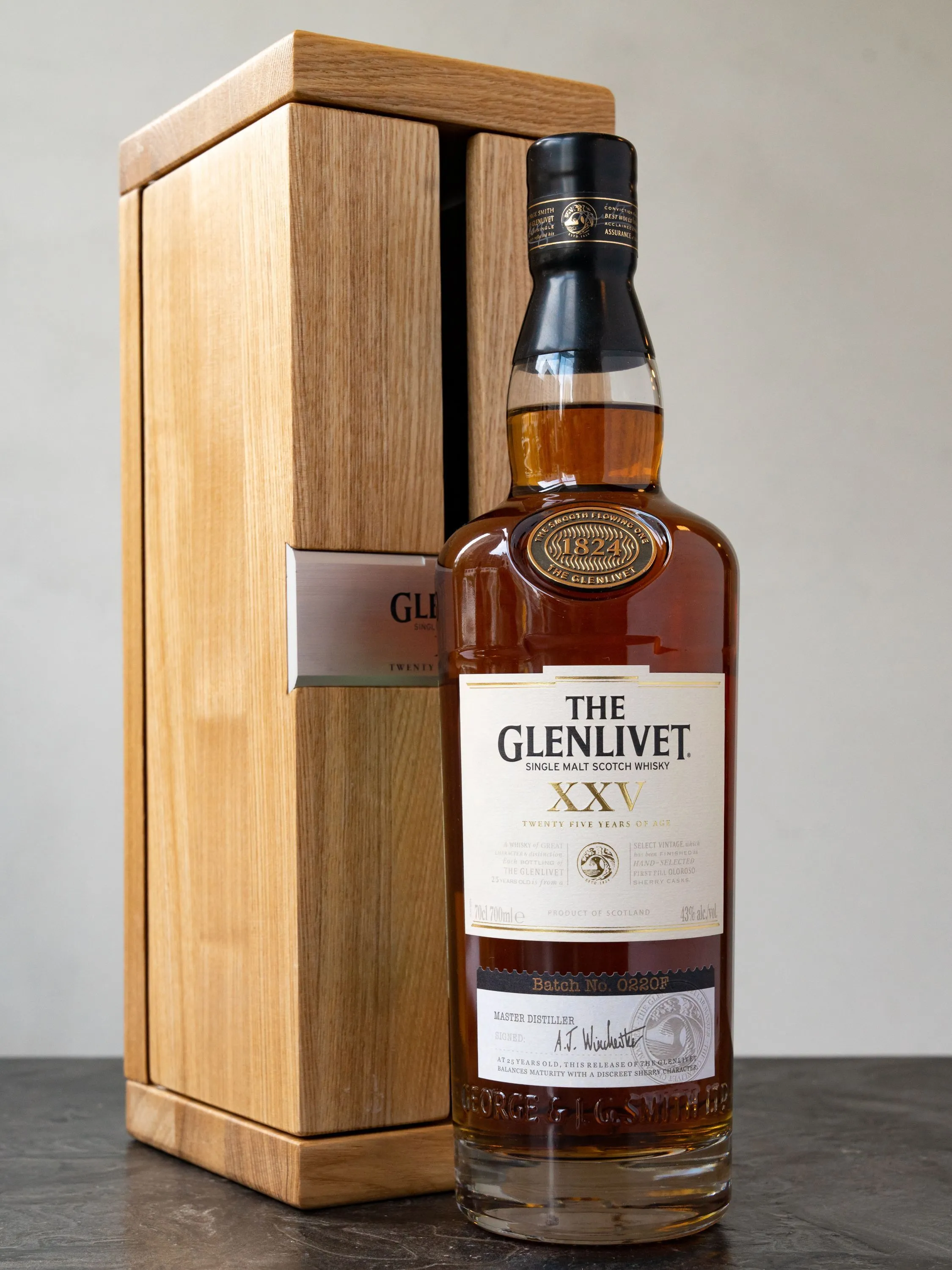 Виски Glenlivet 25 y.o. лучшая цена в ресторане Амичи Виски Glenlivet 25 y.o. / Гленливет 25 лет