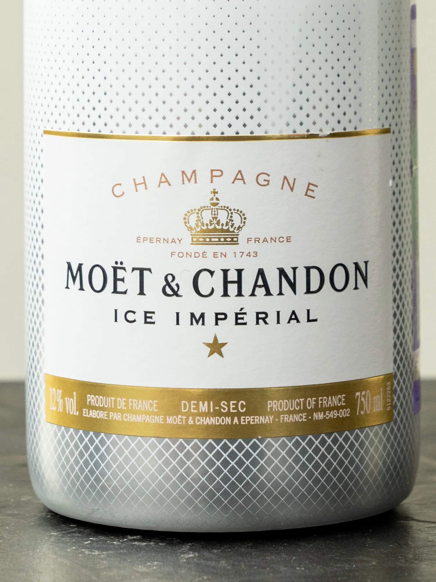Шампанское Moet & Chandon Ice Imperial купить в винном ресторане Остерия - лучшая цена Шампанское Moet & Chandon Ice Imperial / Моет и Шандон Айс Империаль
