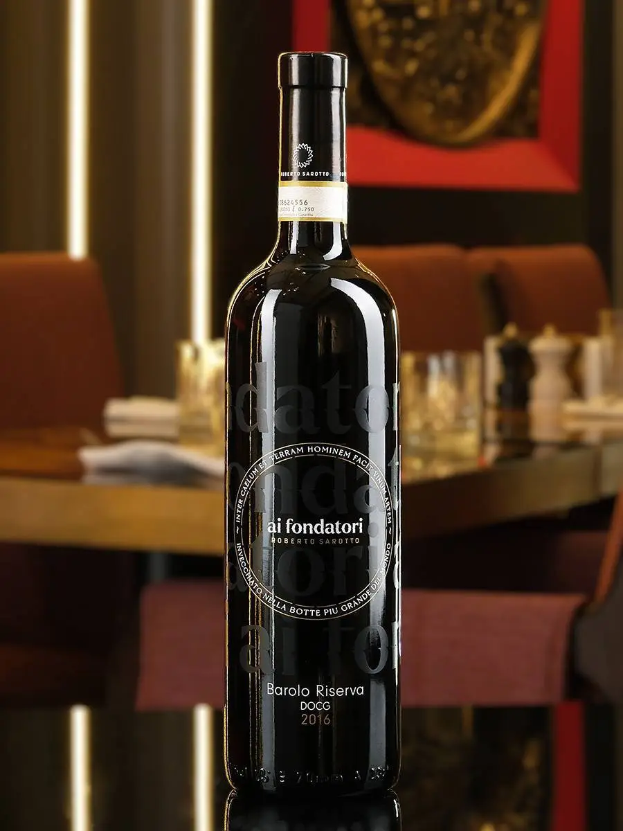 Вино Roberto Sarotto Ai Fondatori Barolo Riserva DOCG 2016 купить в винном ресторане Остерия - лучшая цена Вино Roberto Sarotto Ai Fondatori Barolo Riserva DOCG 2016 / Ай Фондатори Бароло Ризерва