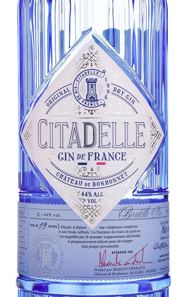 Джин Gin Citadelle 1000 ml купить в ресторане Остерия - лучшая цена Джин Gin Citadelle 1000 ml / Цитадель 1 л